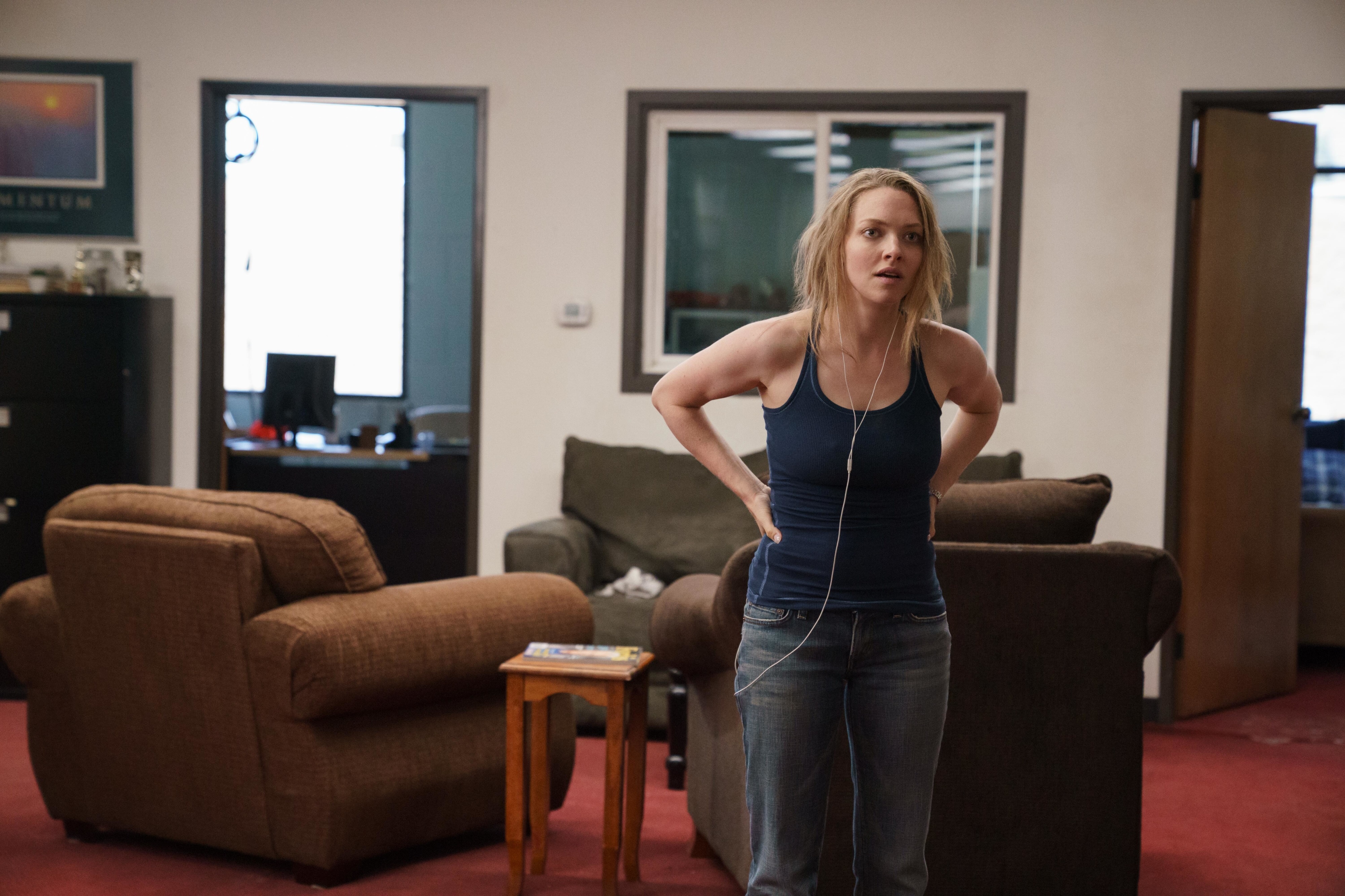 Amanda Seyfried in The Dropout 4K HD Wallpaper