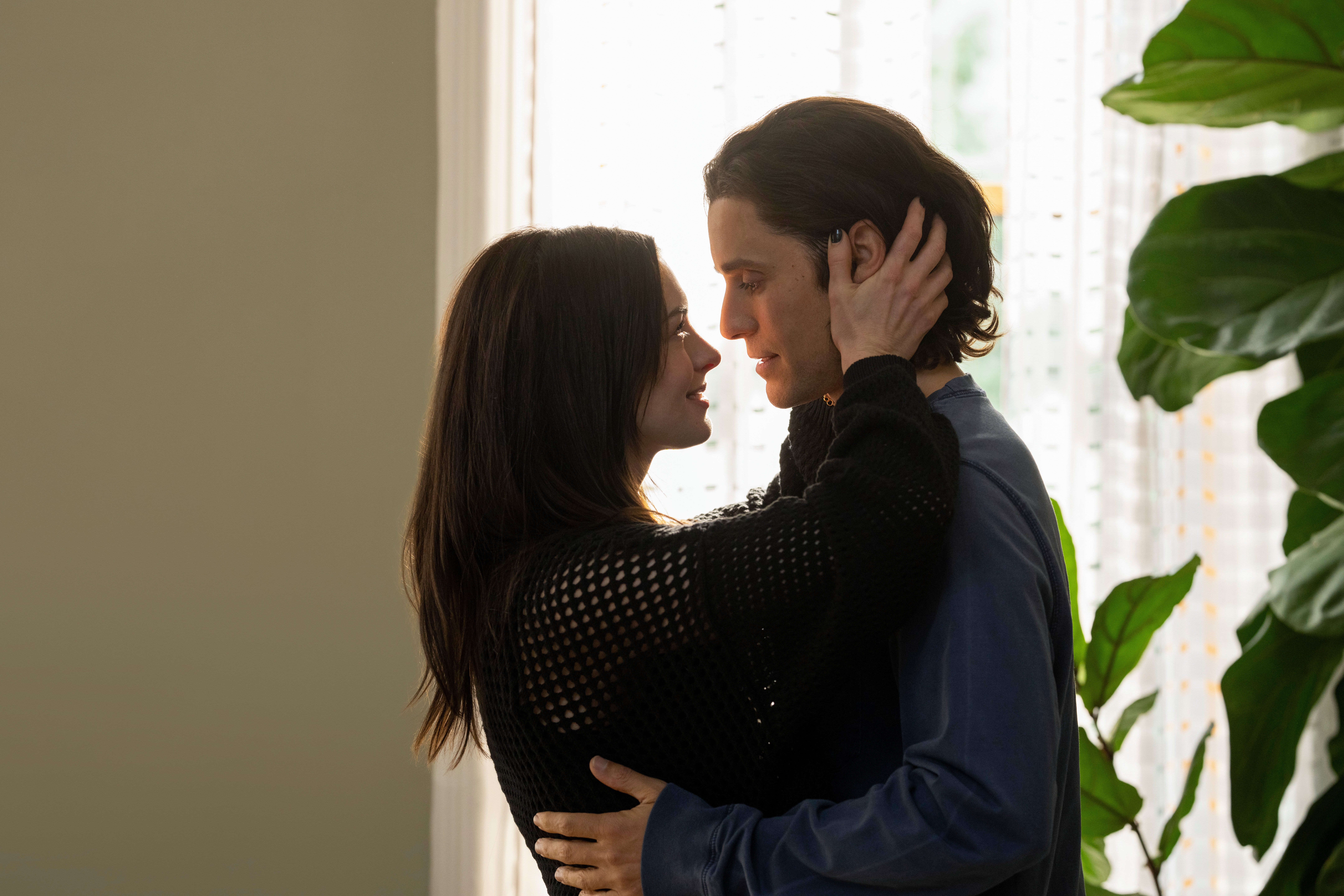 Anne Hathaway and Jared Leto from WeCrashed HD Wallpaper