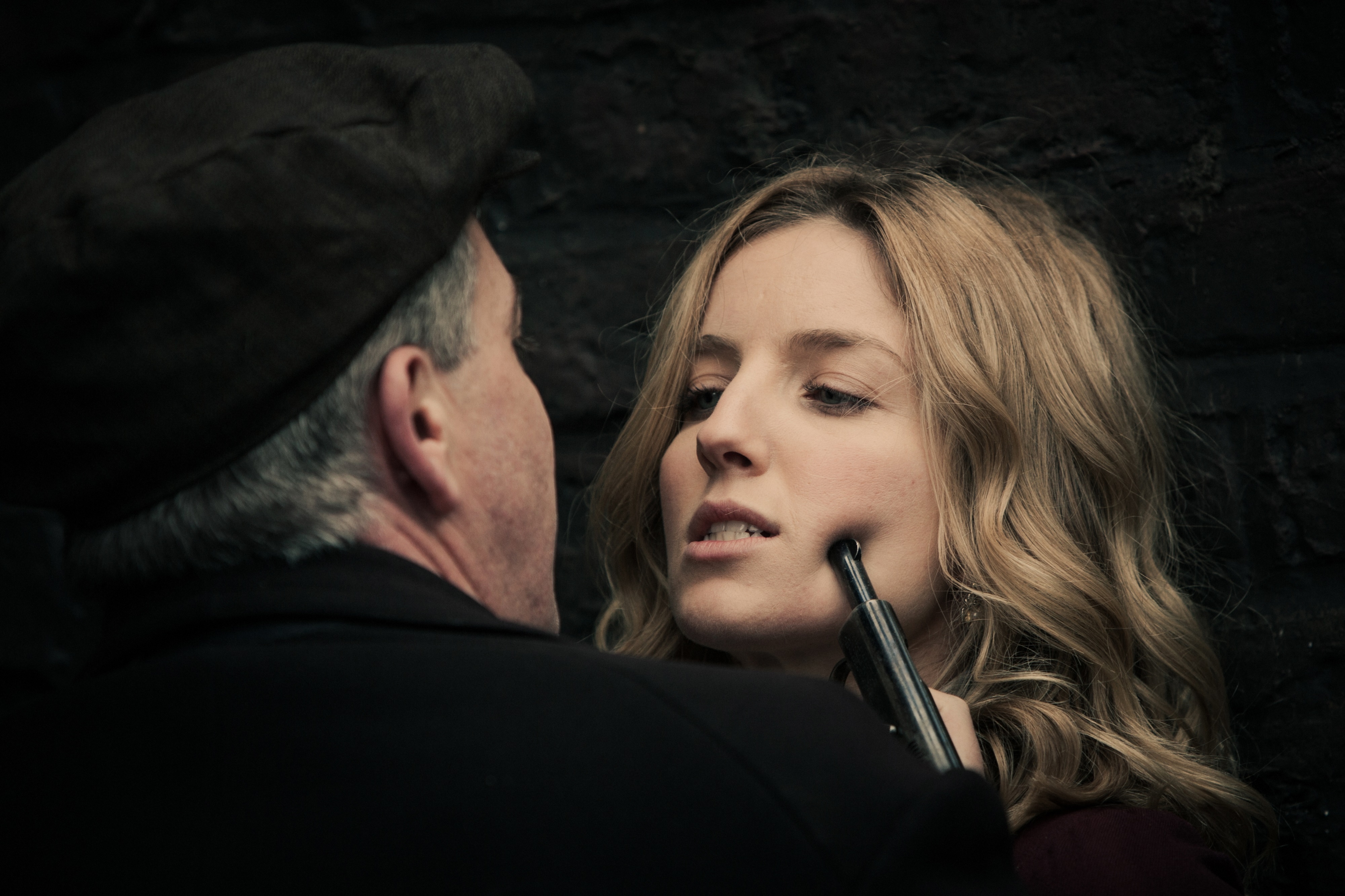 Man with gun to woman's head in Peaky Blinders 4K HD Wallpaper