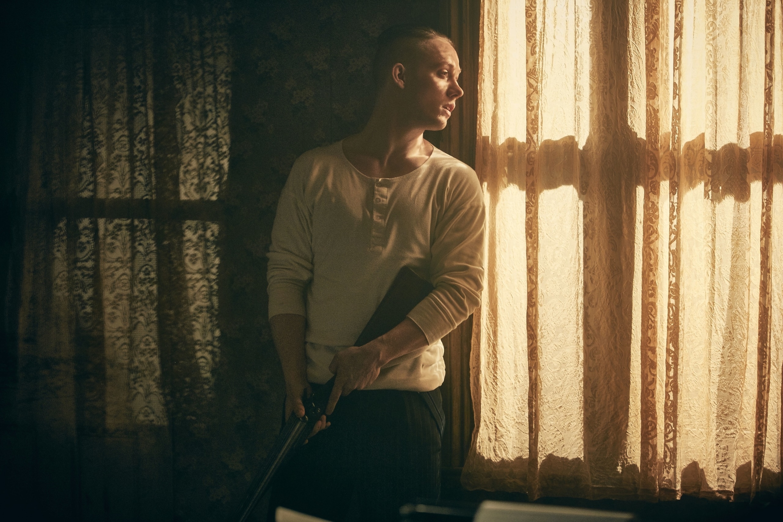 Finn Shelby from Peaky Blinders HD Wallpaper