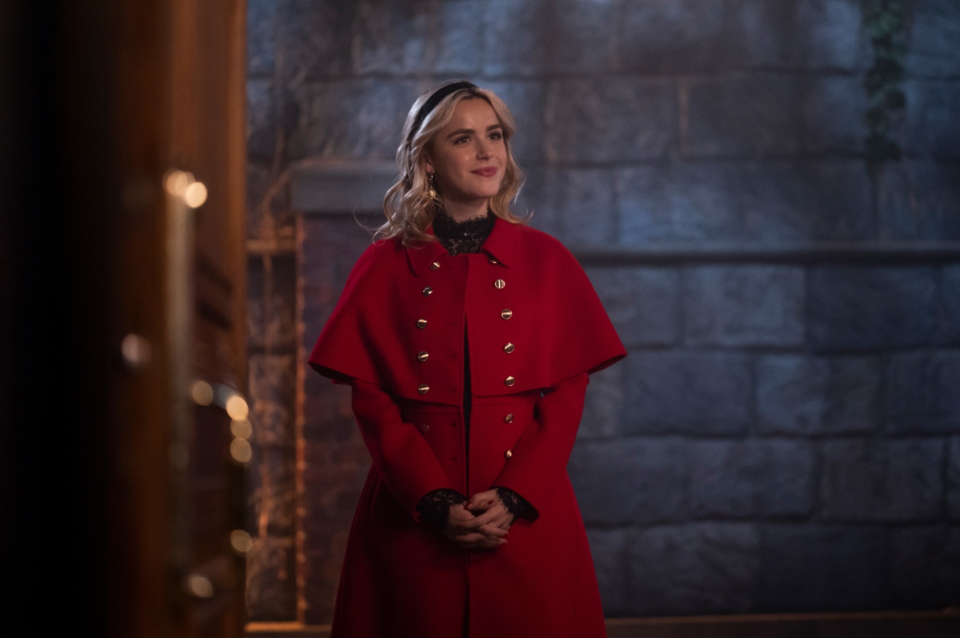 Kiernan Shipka in a red coat HD Wallpaper