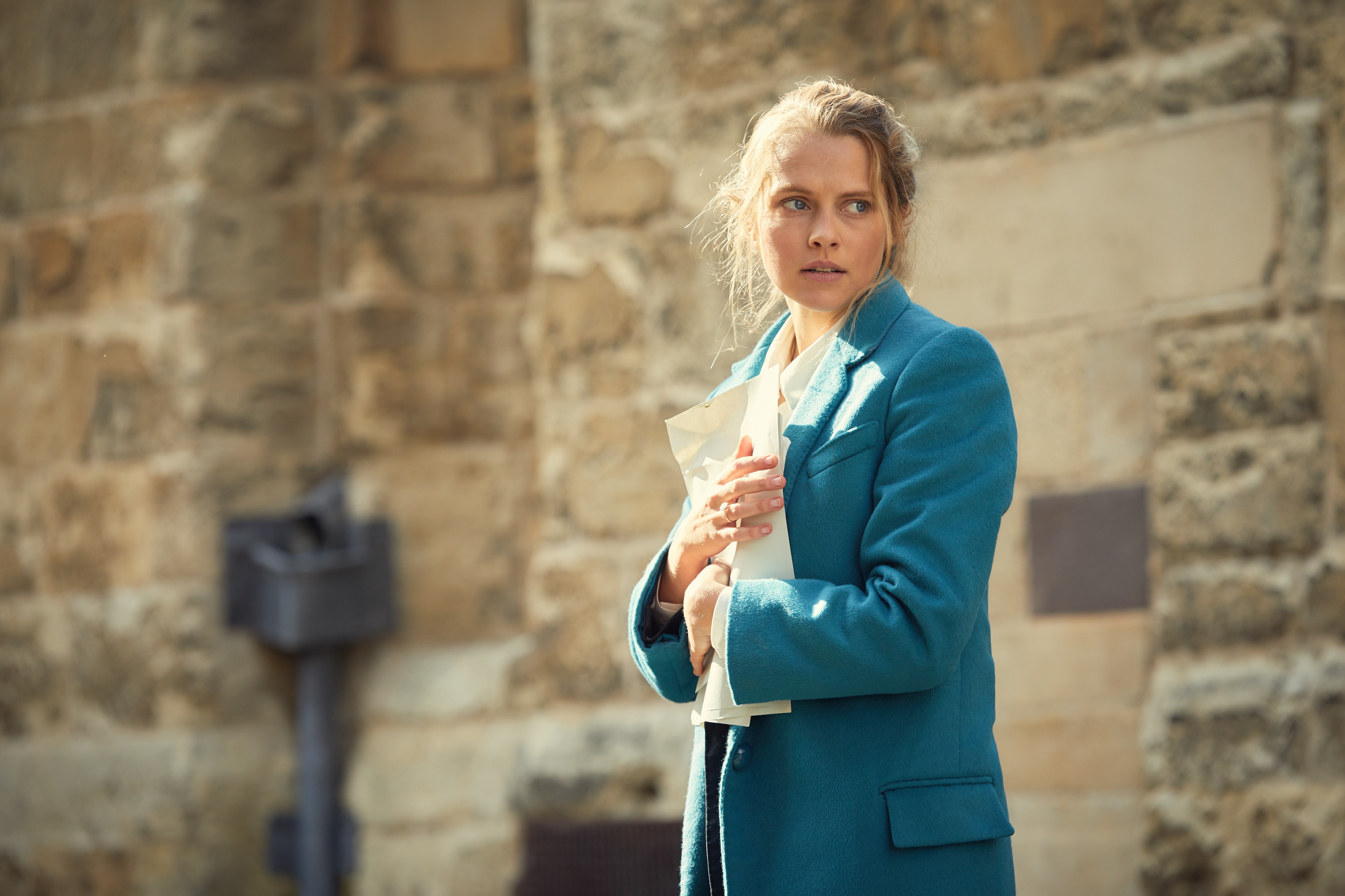 Teresa Palmer from A Discovery Of Witches 4K HD Wallpaper