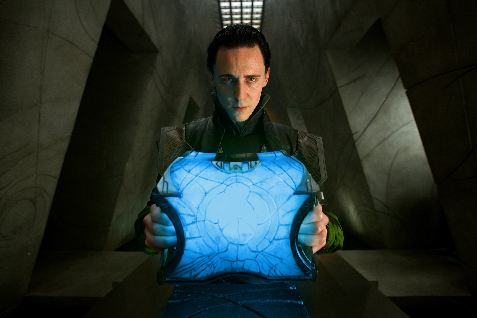 Loki holding the Tesseract from Marvel Comics HD Wallpaper
