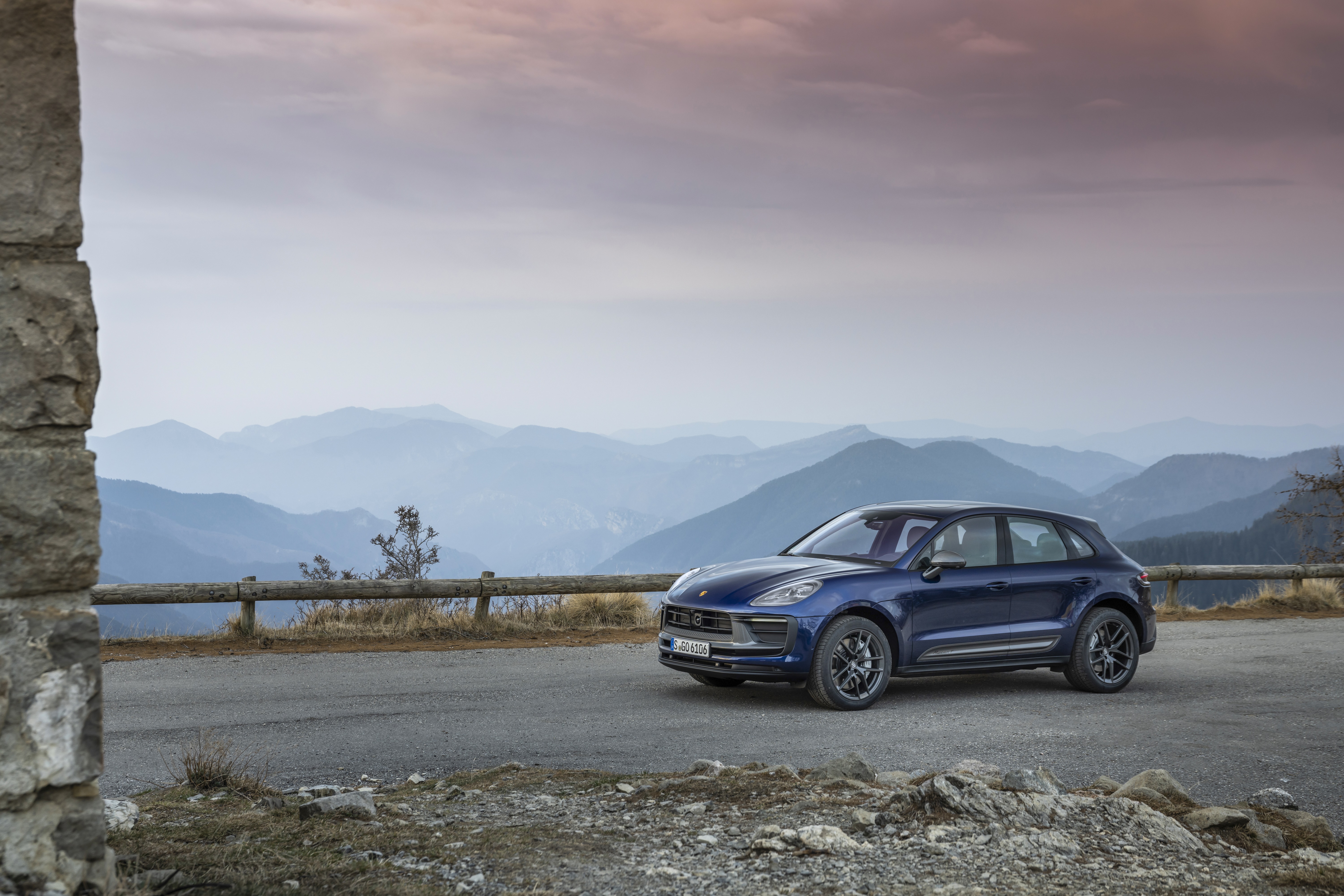 Porsche Macan Turbo HD Wallpaper