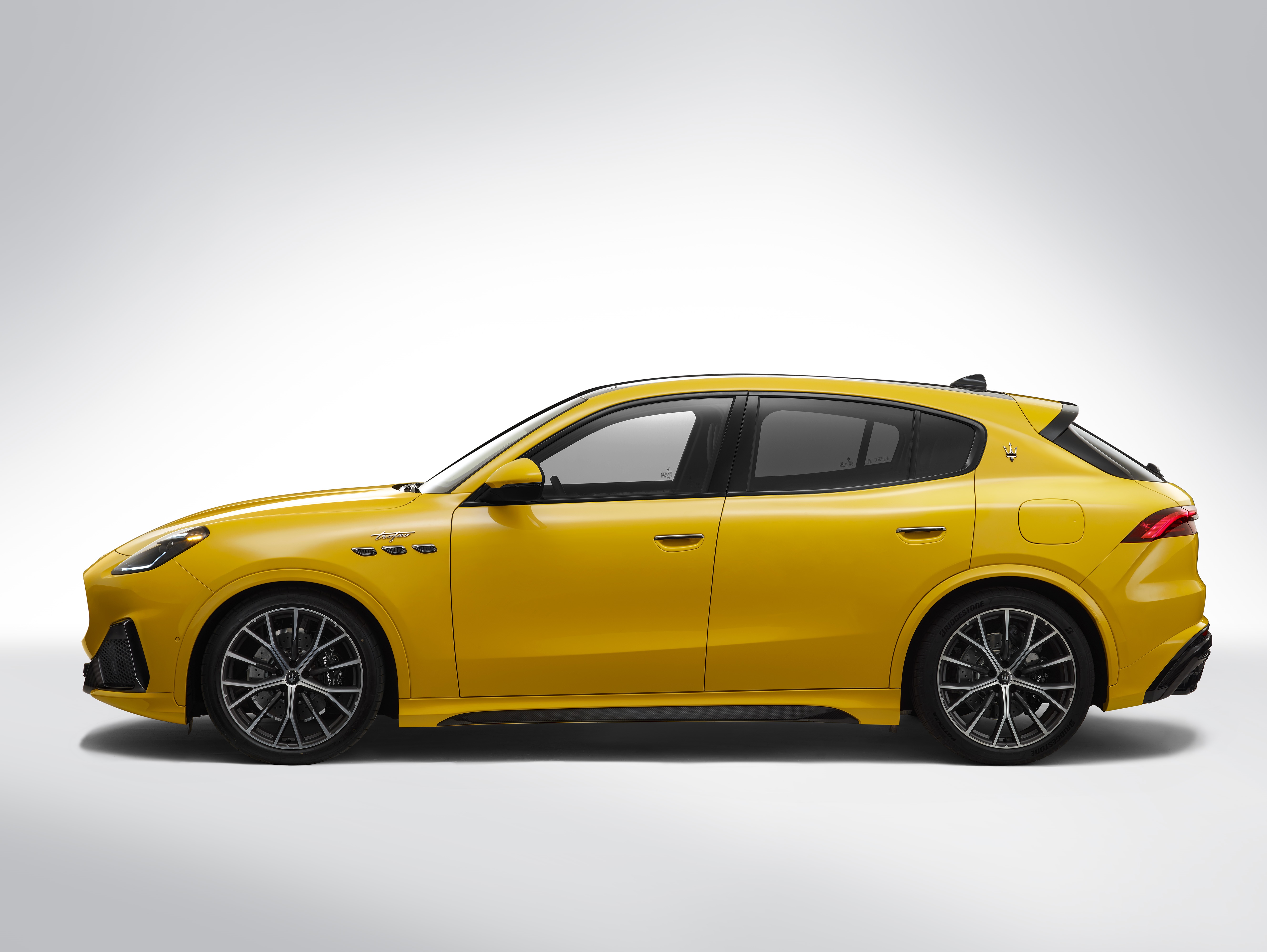 Yellow Maserati Grecale Trofeo 4K HD Wallpaper