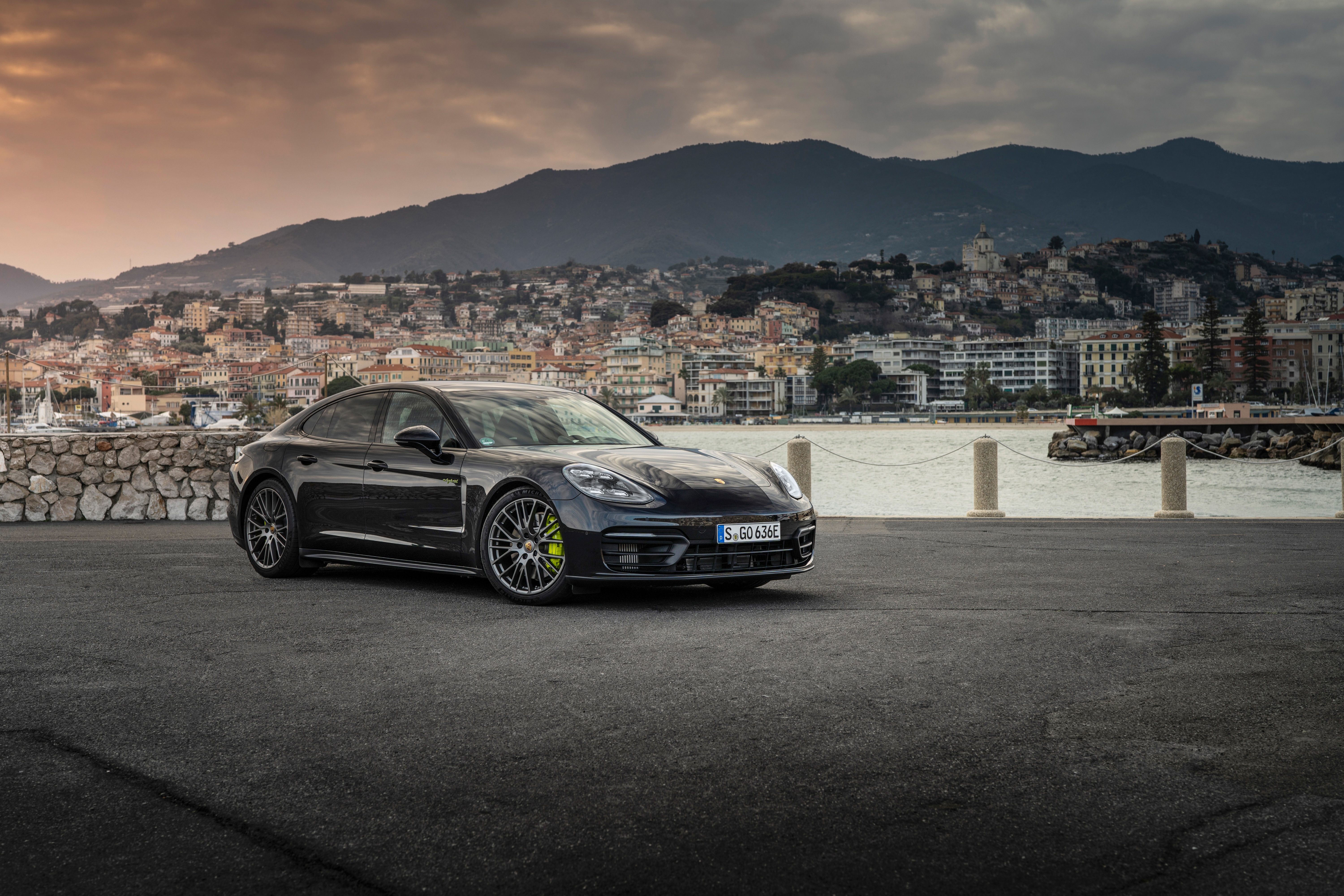 Porsche Panamera 4 E-Hybrid HD Wallpaper