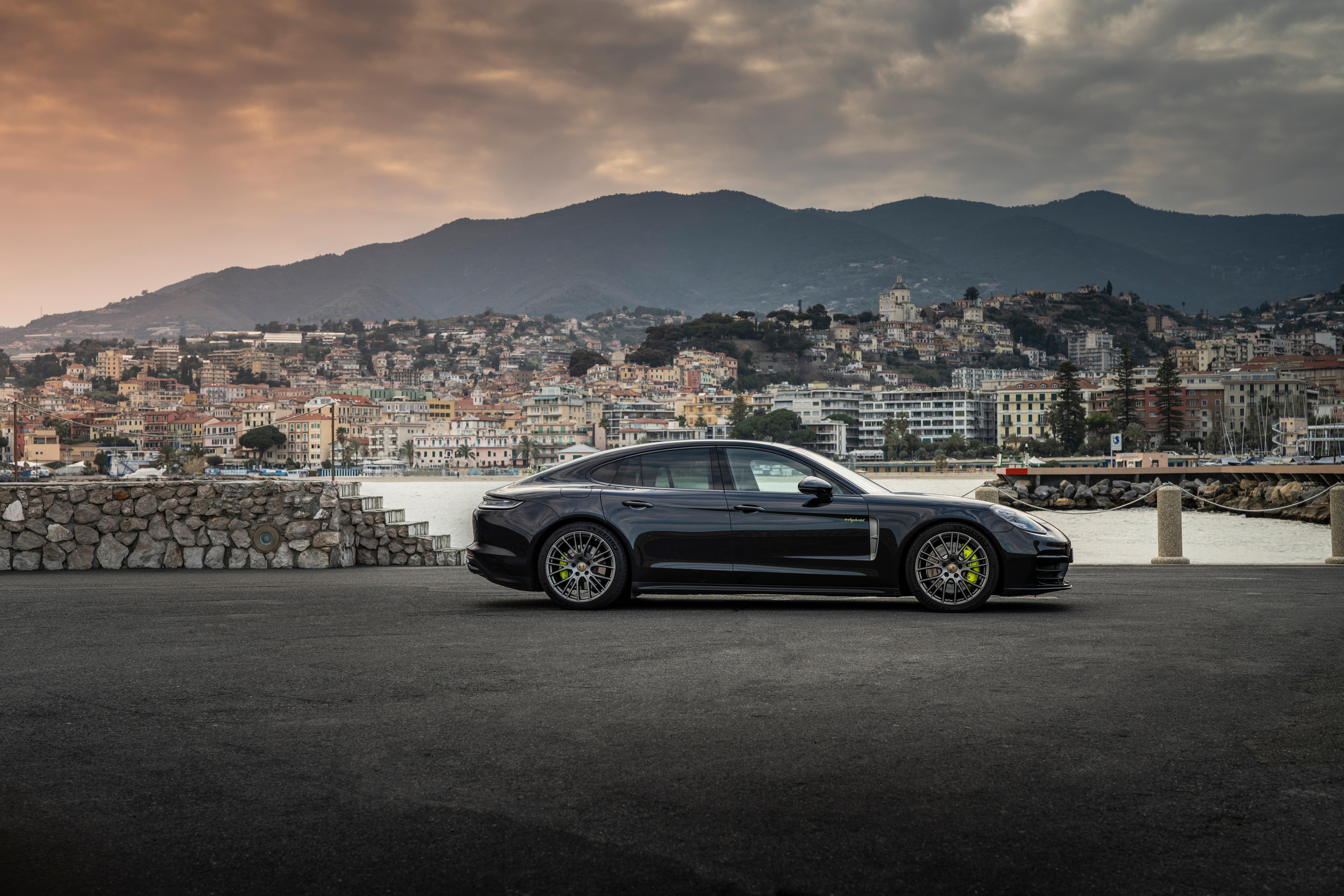 Porsche Panamera 4 E-Hybrid HD Wallpaper