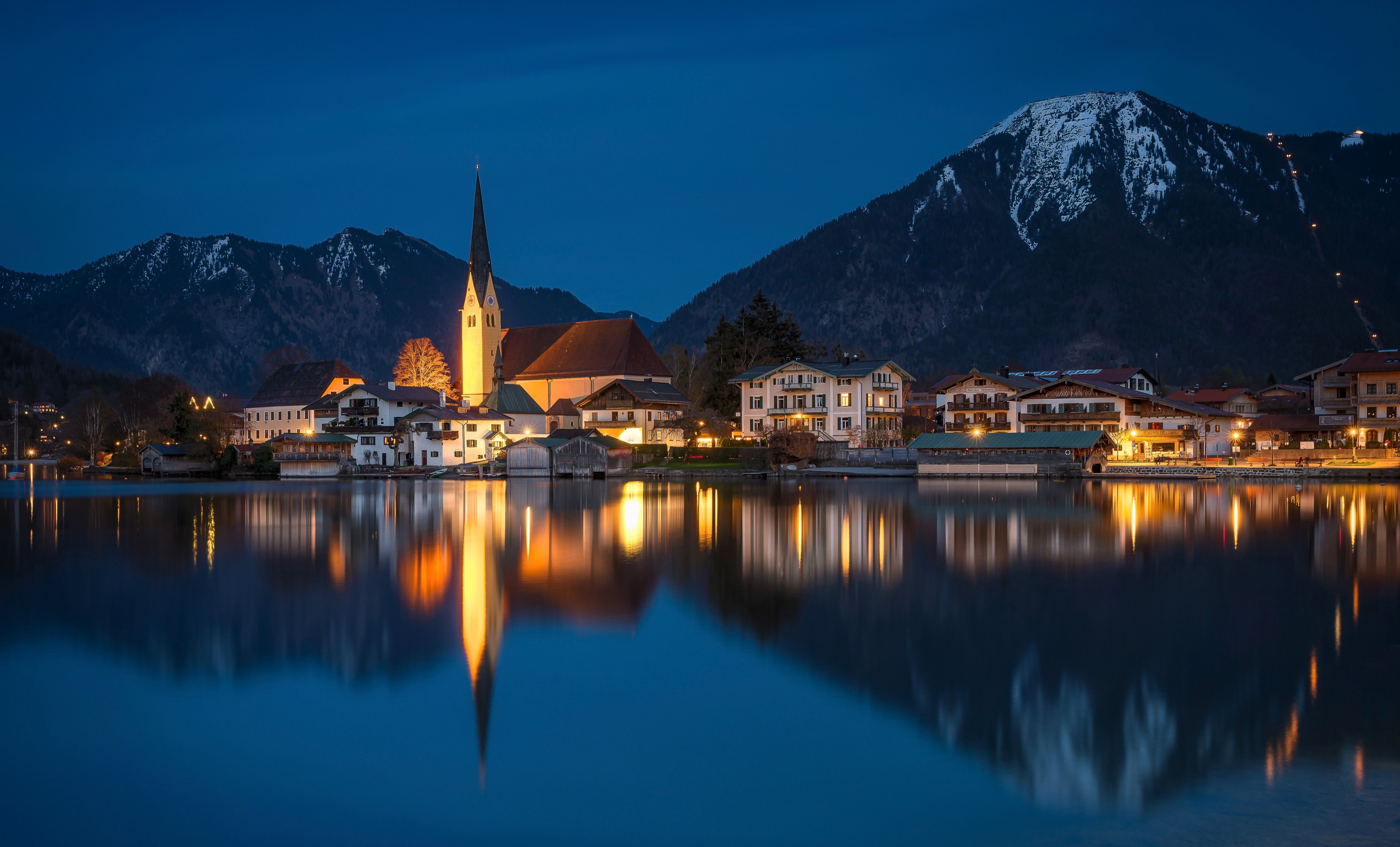 Village reflection on Lake Tegernsee, Germany HD Wallpaper