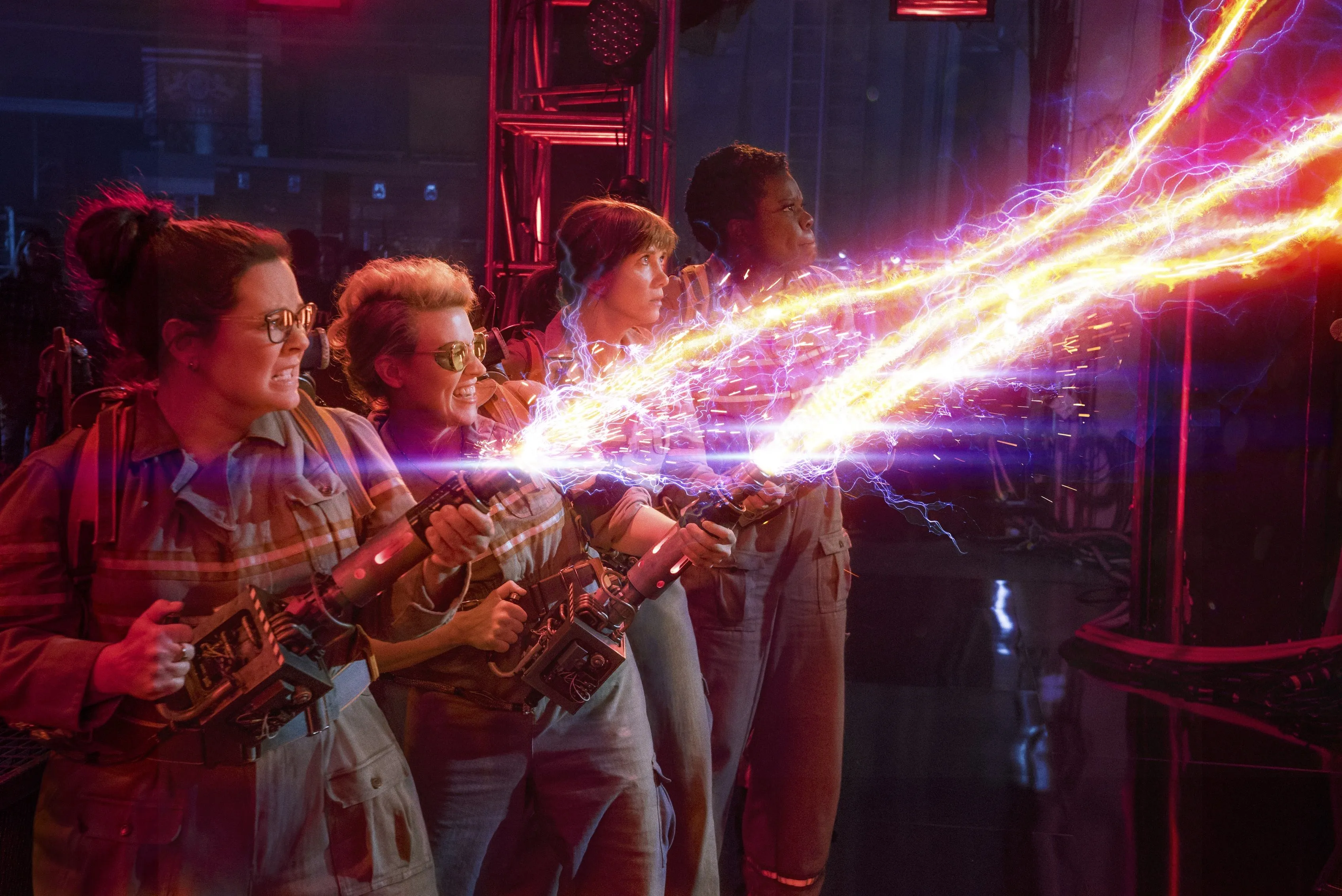 Ghostbusters: Answer the Call characters firing proton streams HD Wallpaper