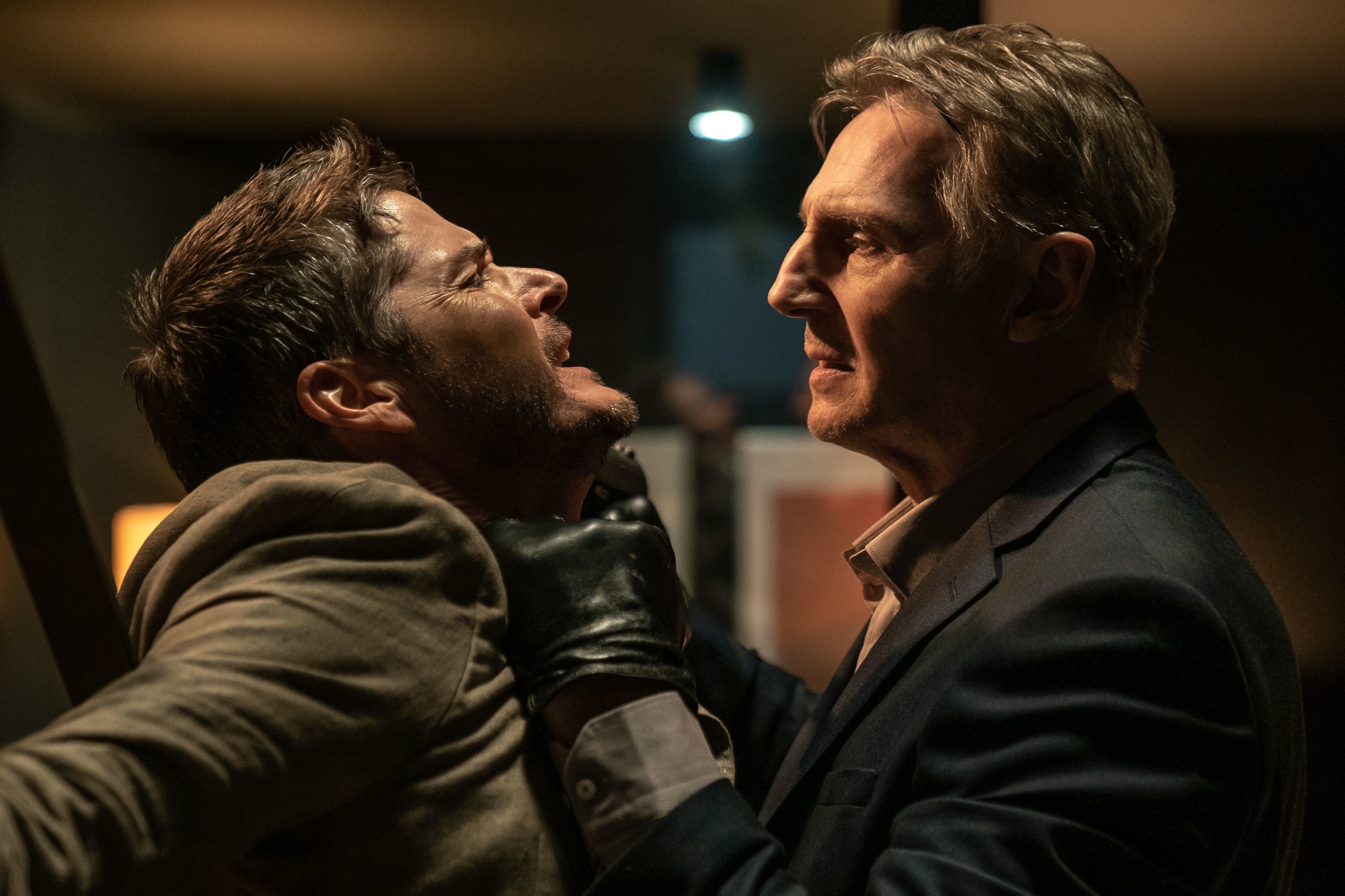 Liam Neeson in a confrontation HD Wallpaper