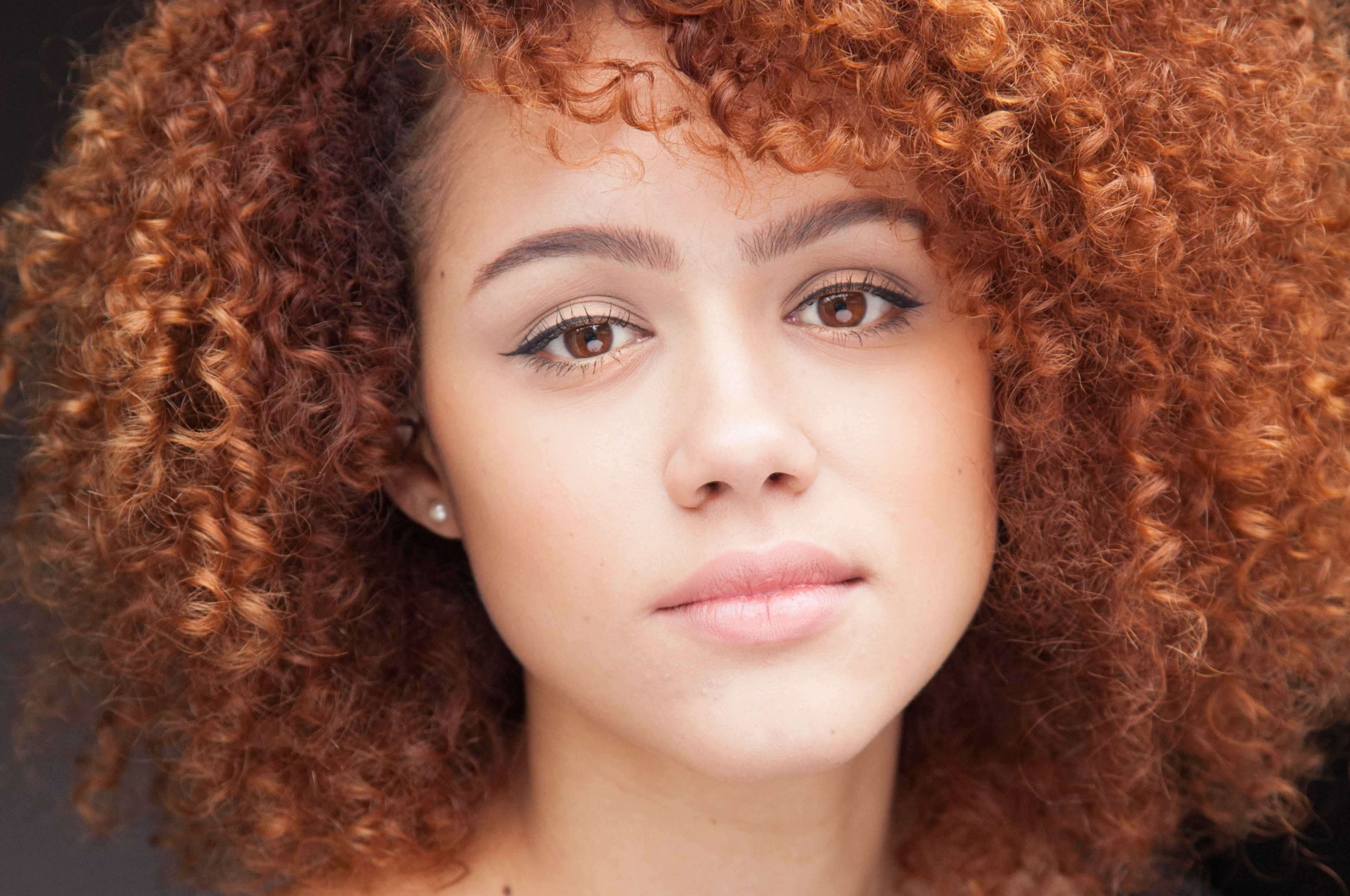 Nathalie Emmanuel portrait HD Wallpaper