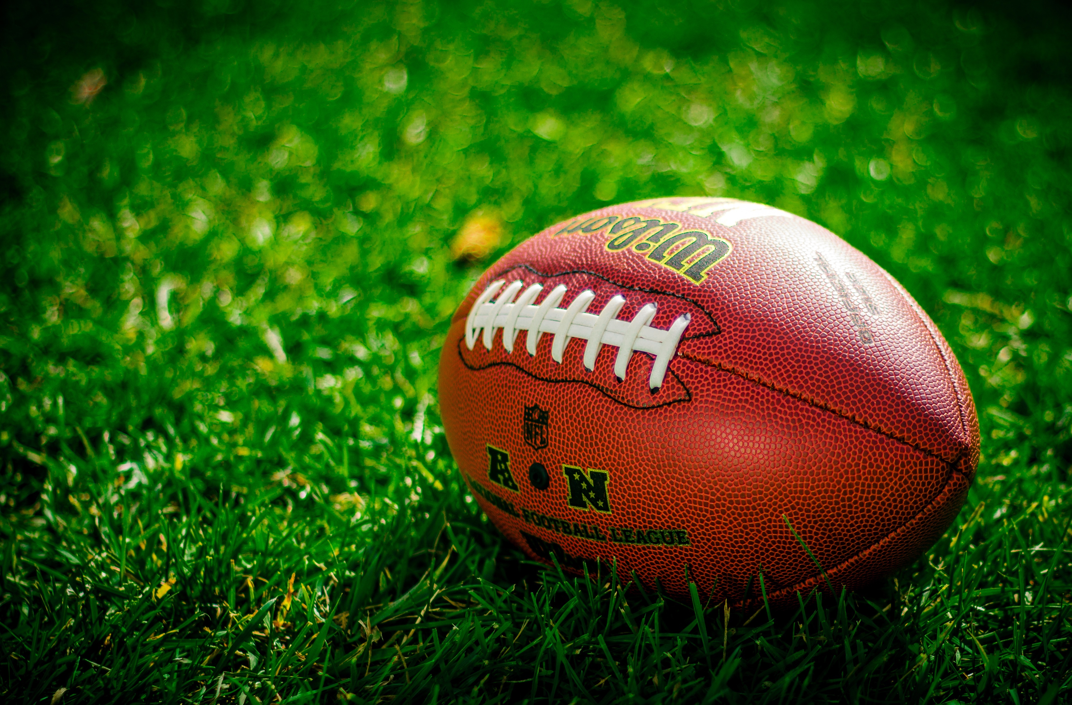American Football on Grass 4K HD Wallpaper