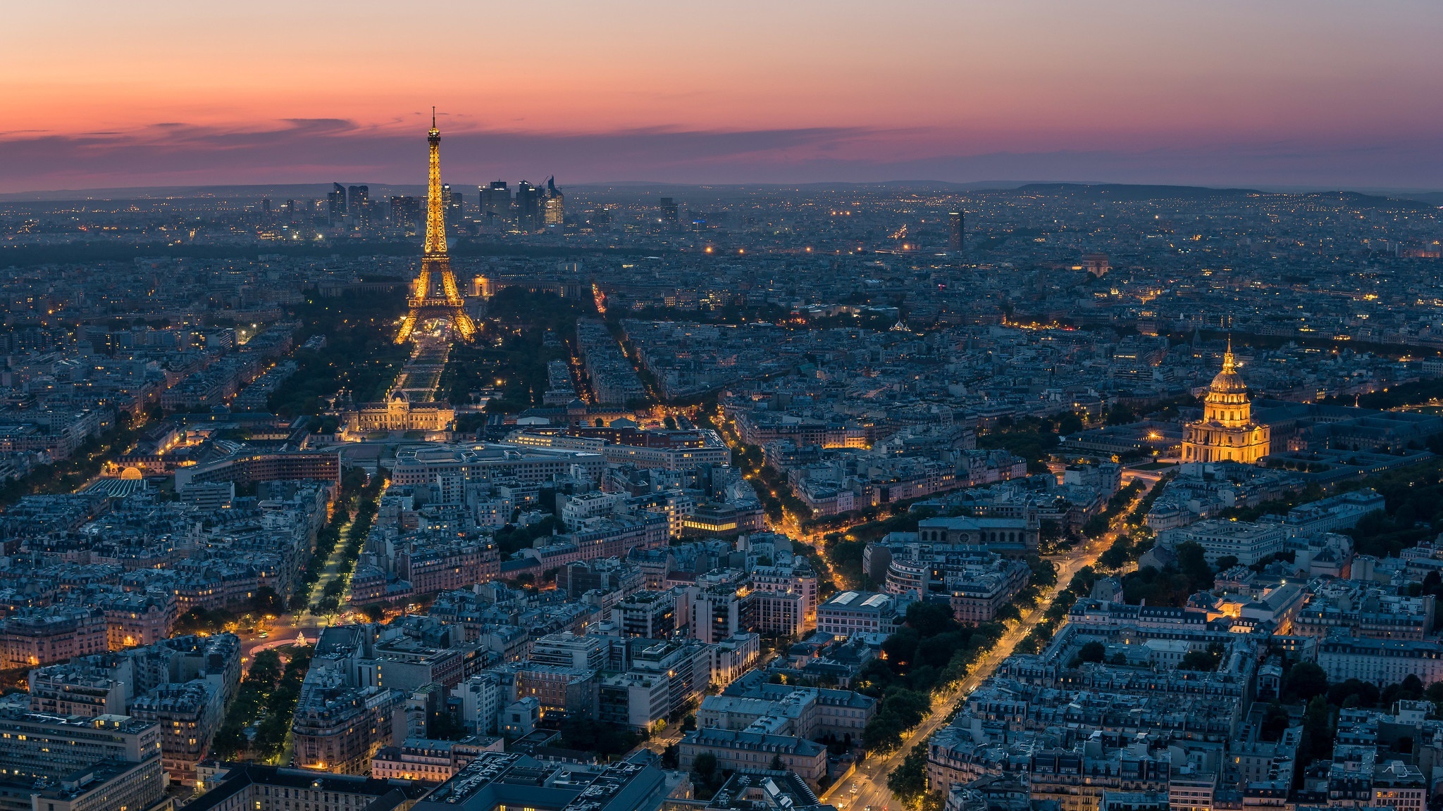 Eiffel Tower and cityscape of Paris at dusk HD Wallpaper
