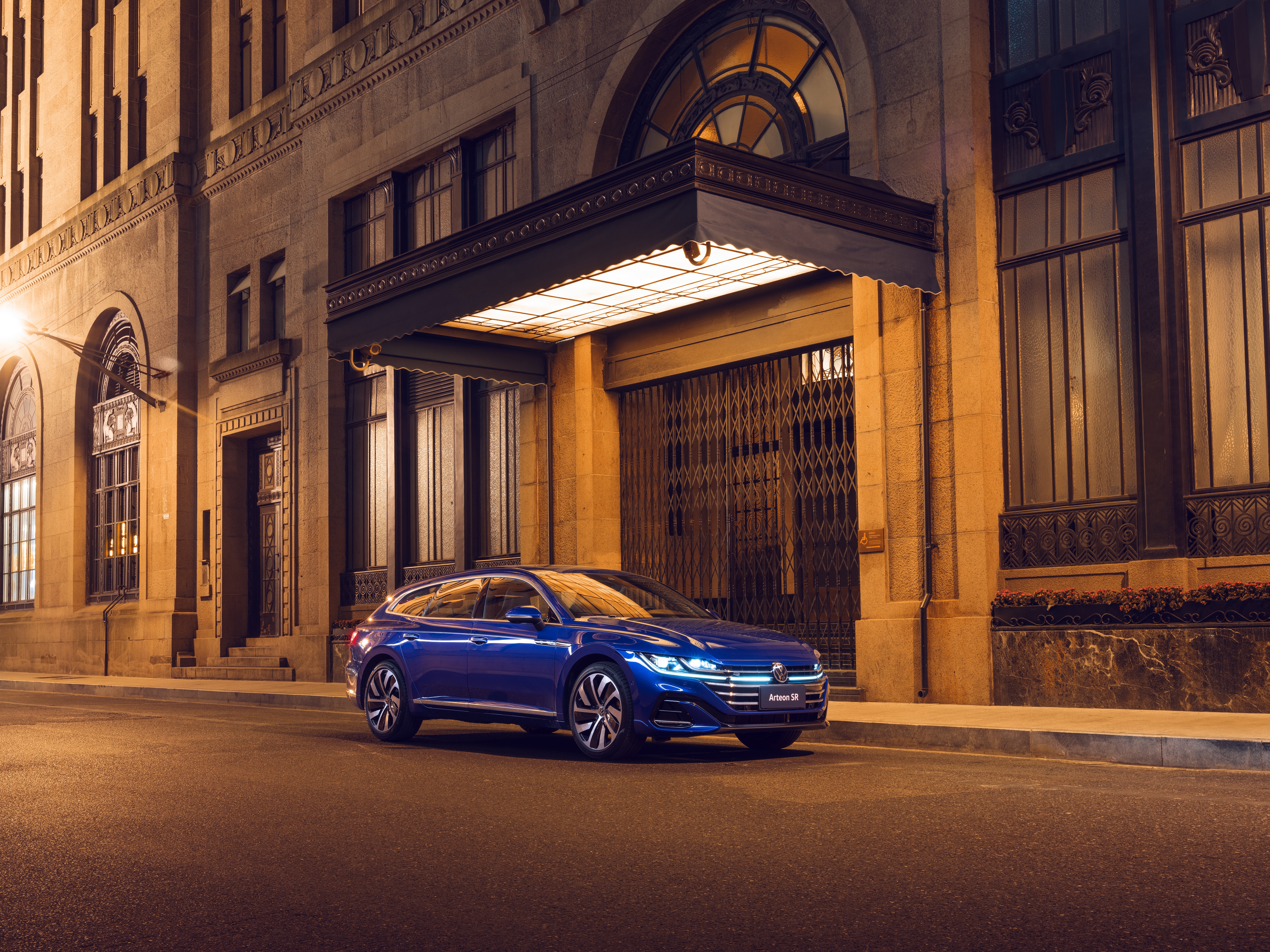 Blue Volkswagen Arteon Shooting Brake R-Line parked at night HD Wallpaper