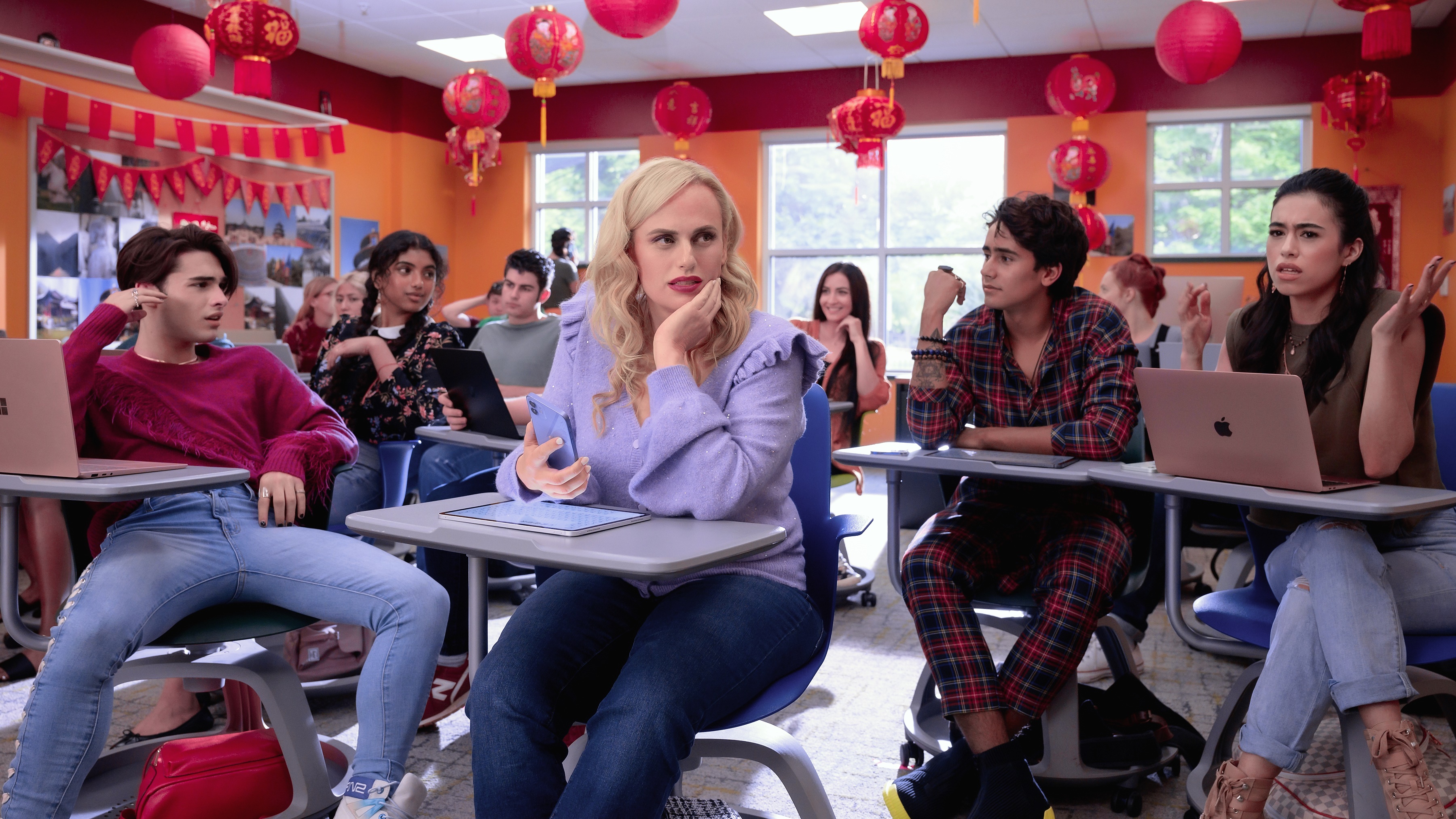 Rebel Wilson in Senior Year classroom HD Wallpaper