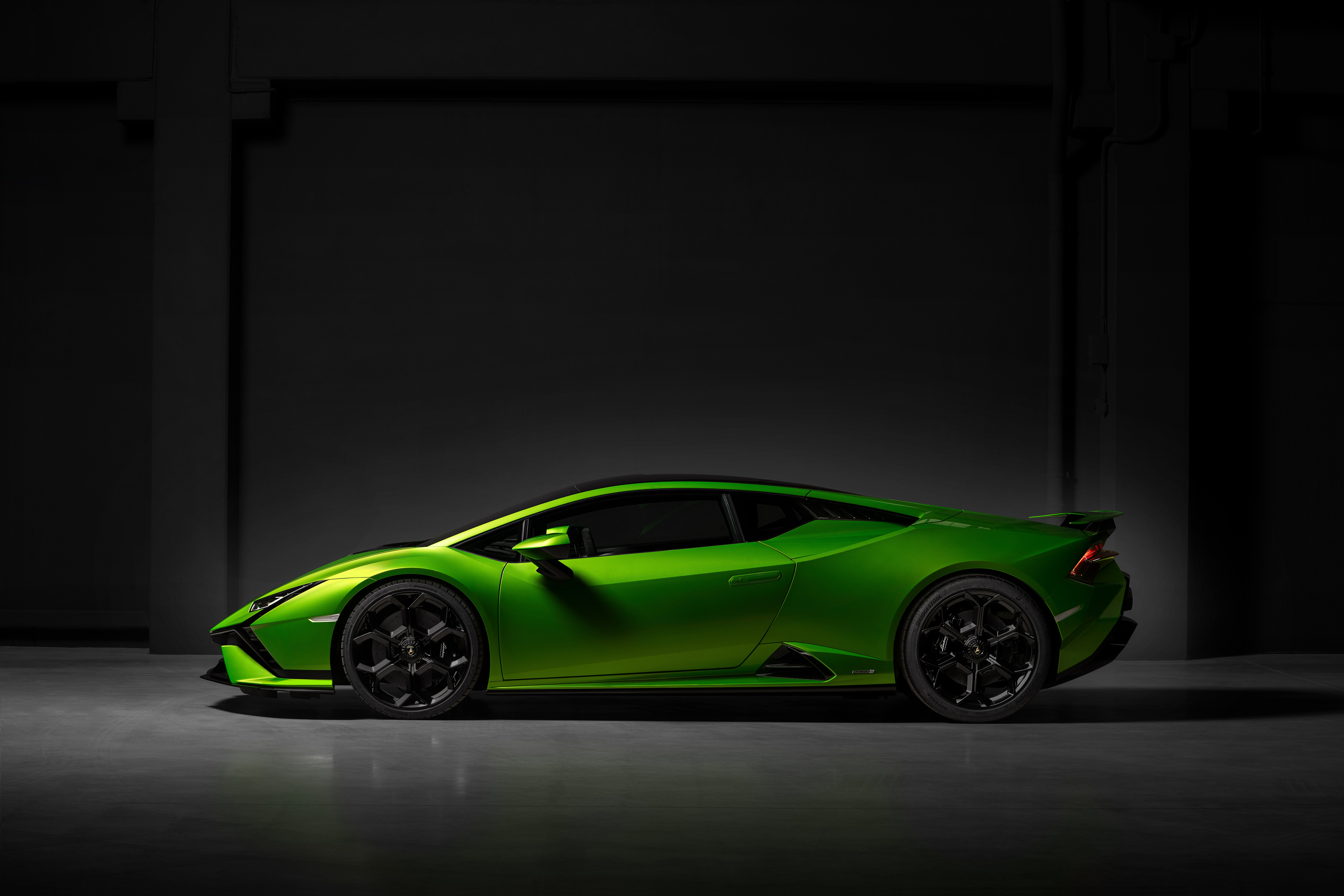 Green Lamborghini Huracán Tecnica HD Wallpaper