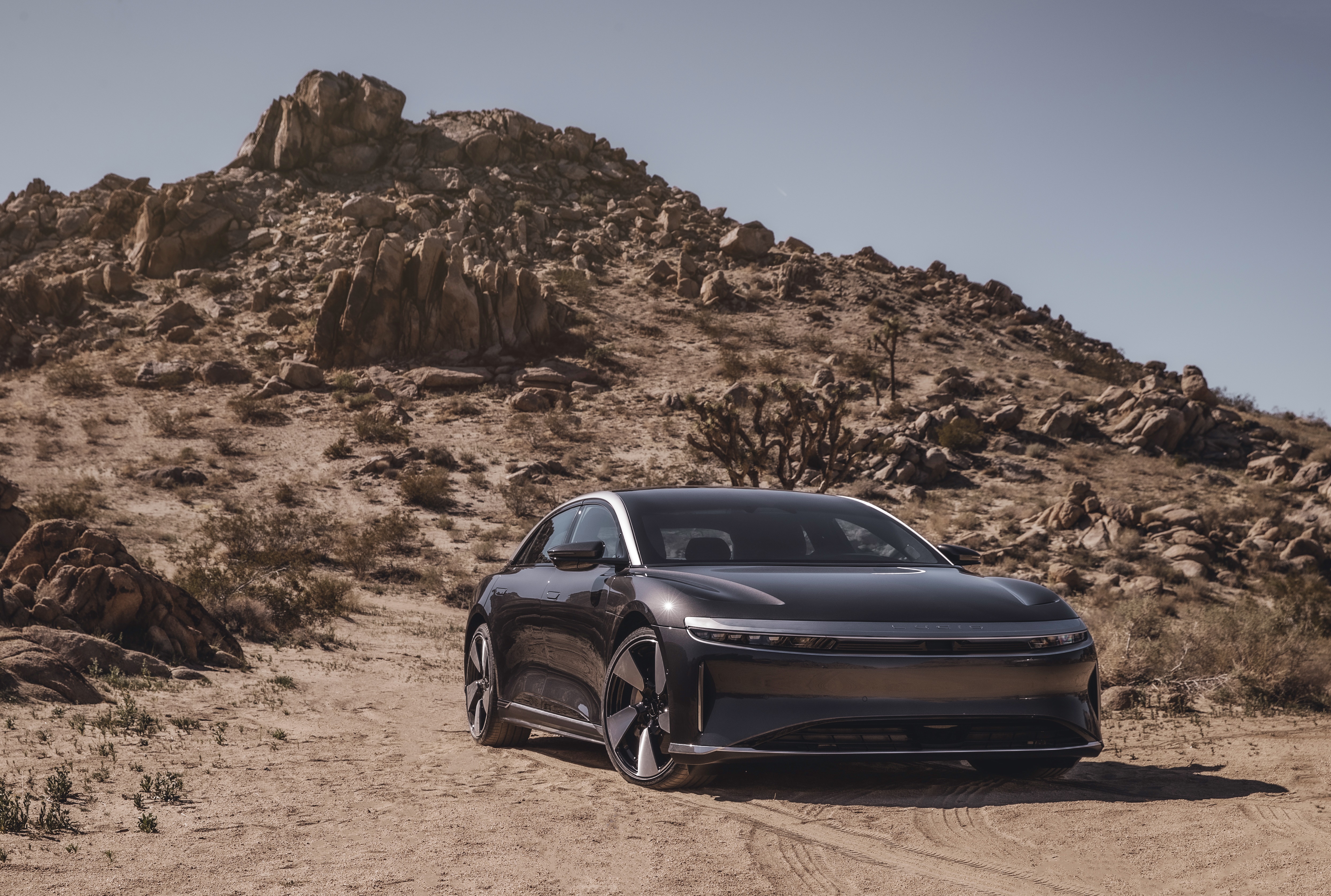 Lucid Air Grand Touring 4K in desert landscape HD Wallpaper