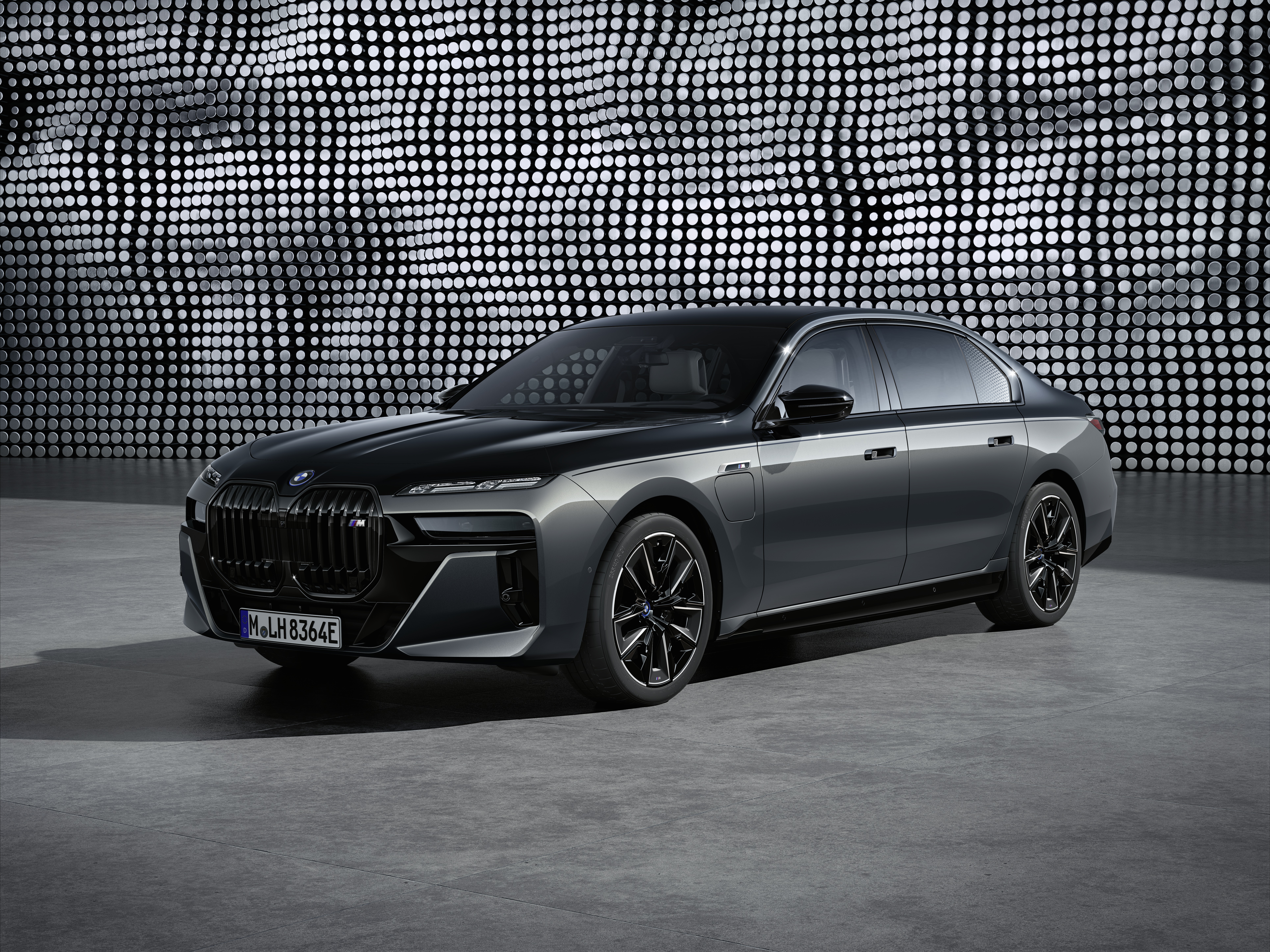 BMW 760i xDrive Sedan HD Wallpaper