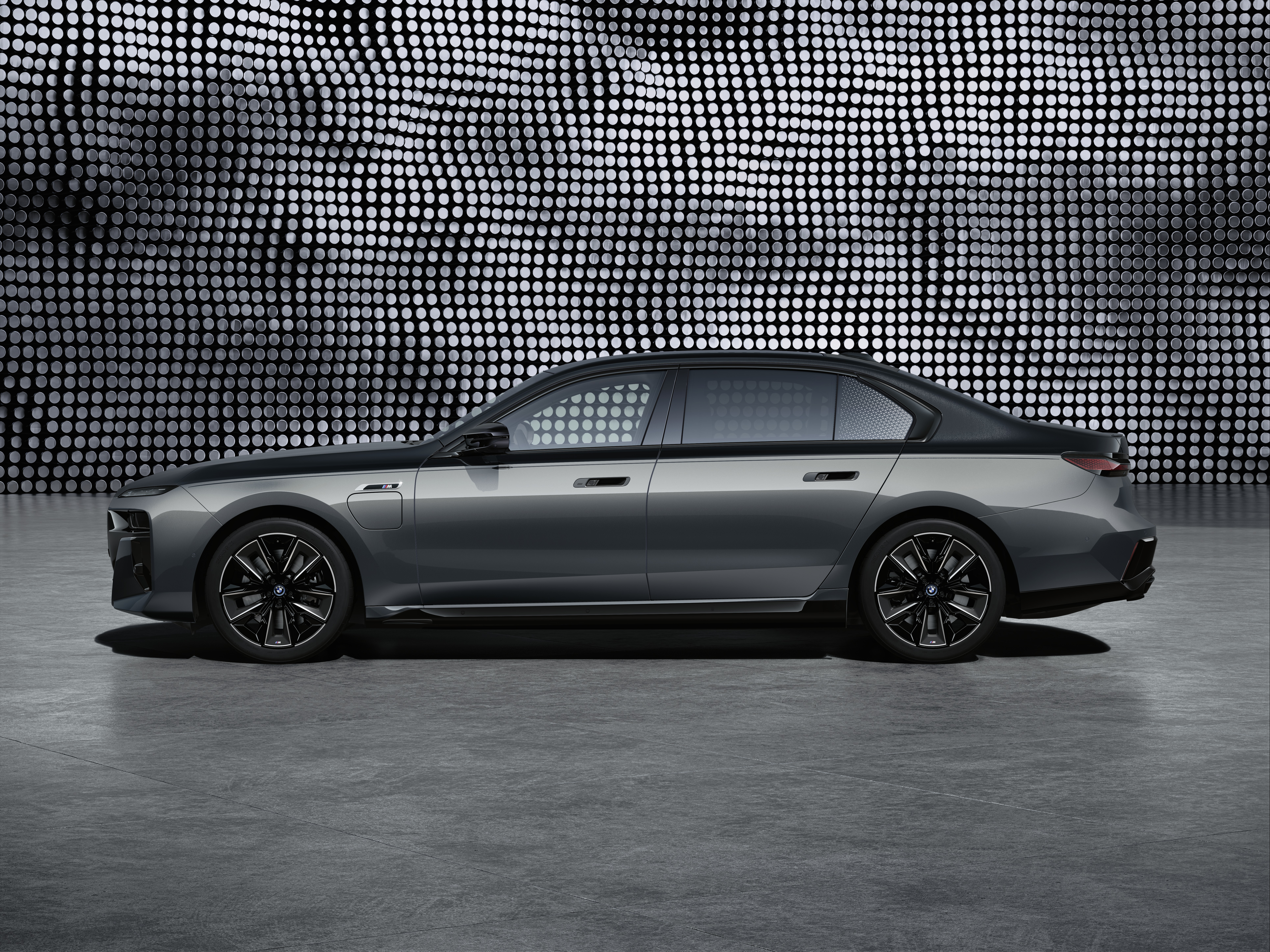 BMW 760i xDrive Sedan HD Wallpaper