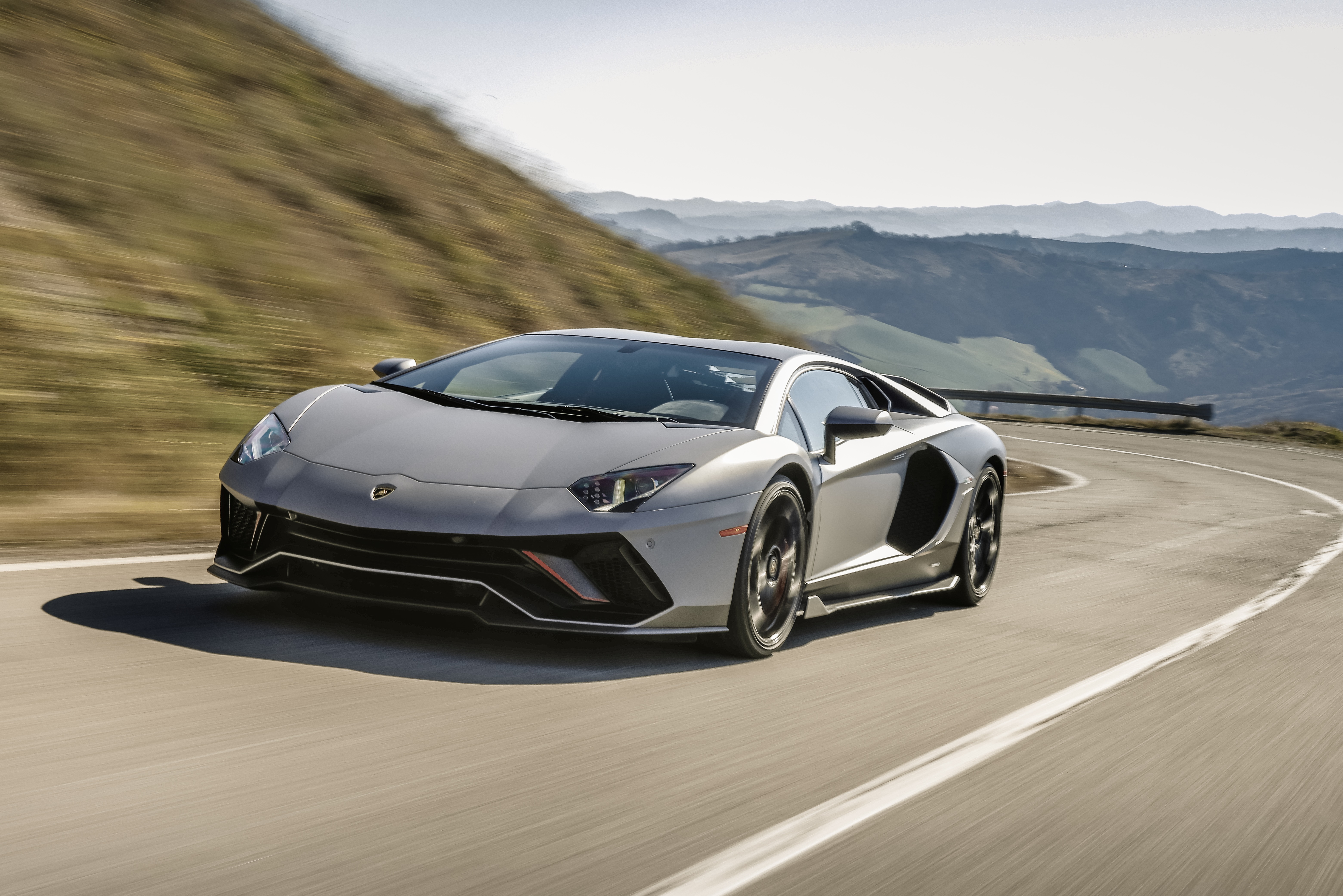 Lamborghini Aventador LP 780-4 Ultimae HD Wallpaper