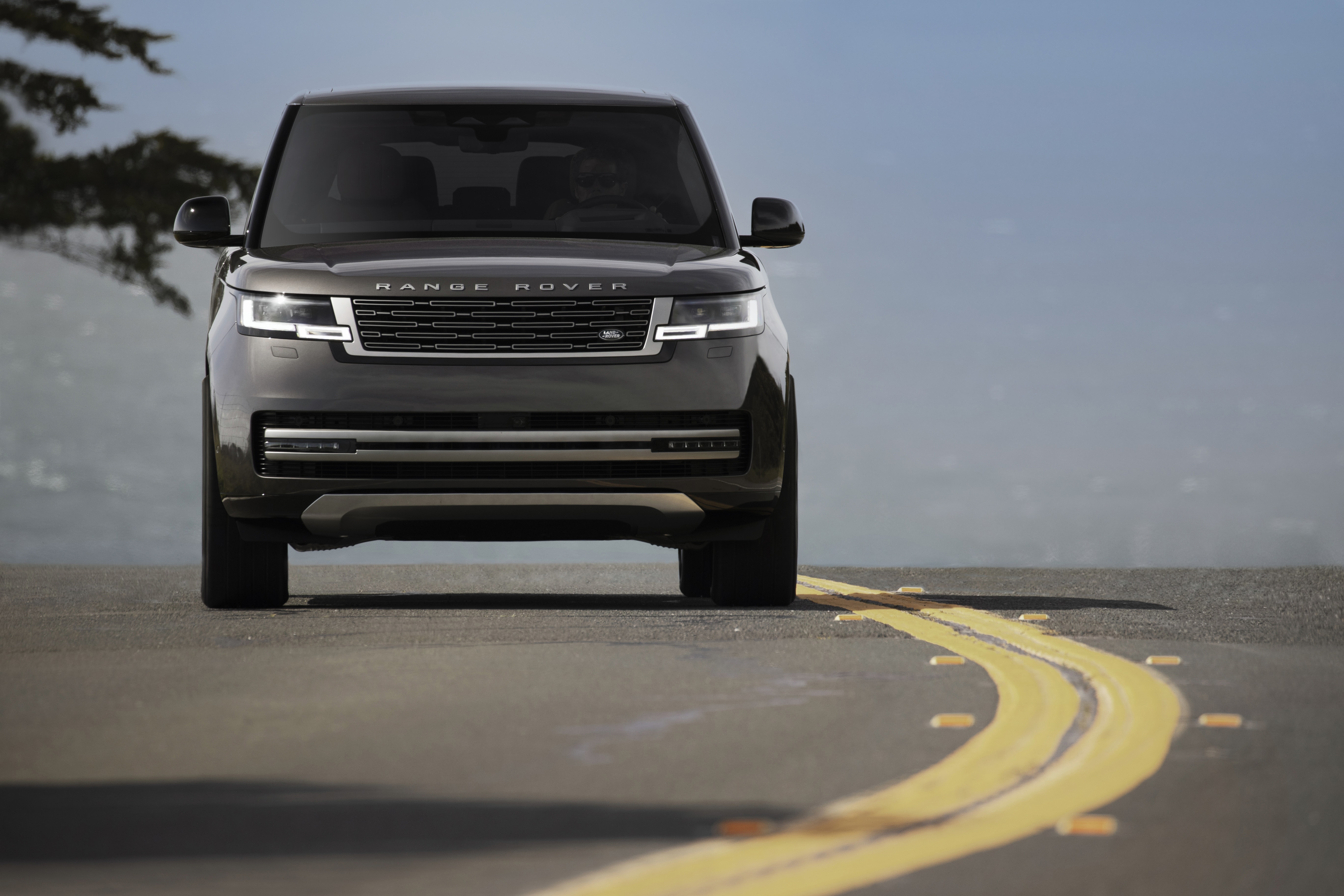 Range Rover SE P400 HD Wallpaper