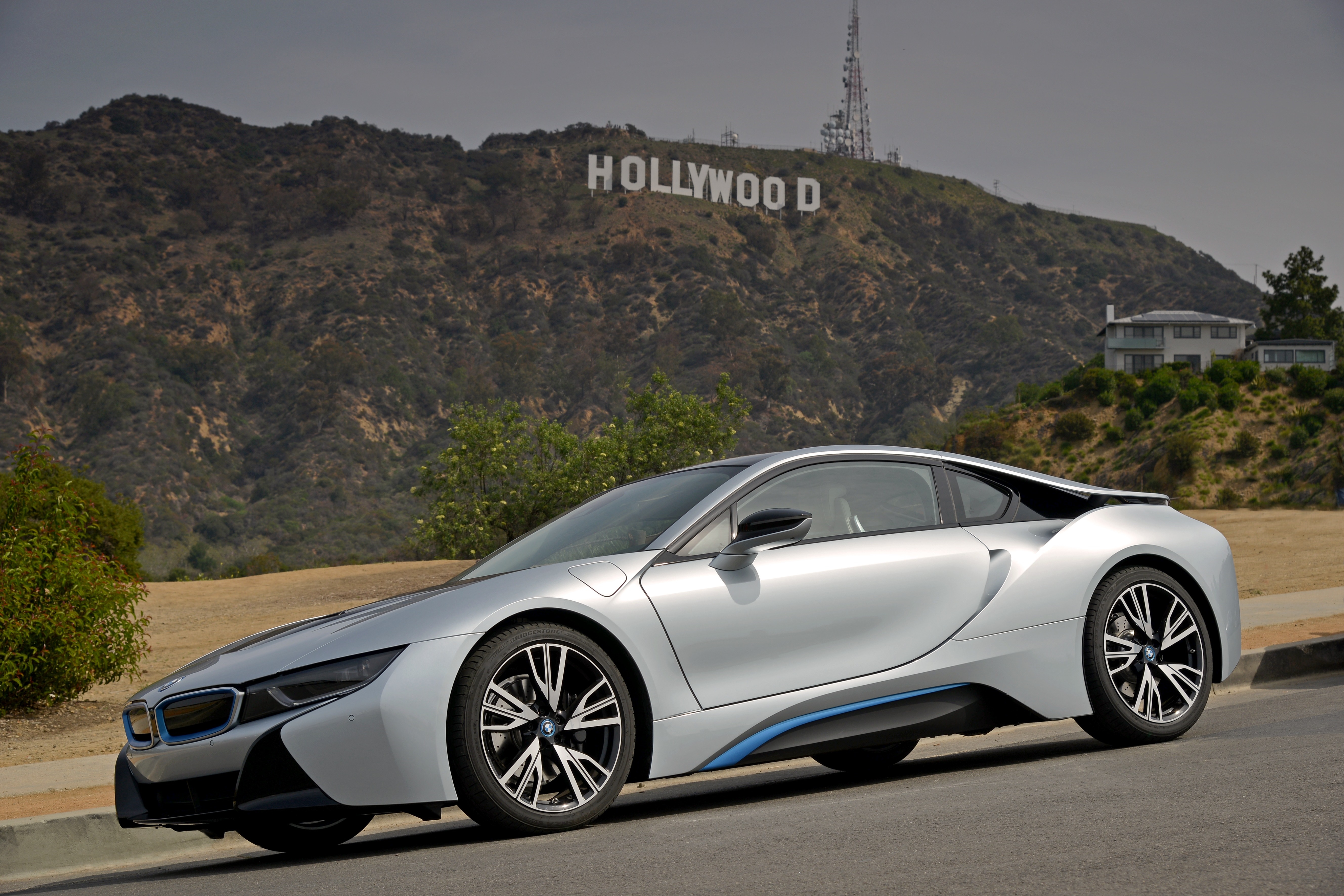 Silver BMW i8 in front of Hollywood Sign HD Wallpaper