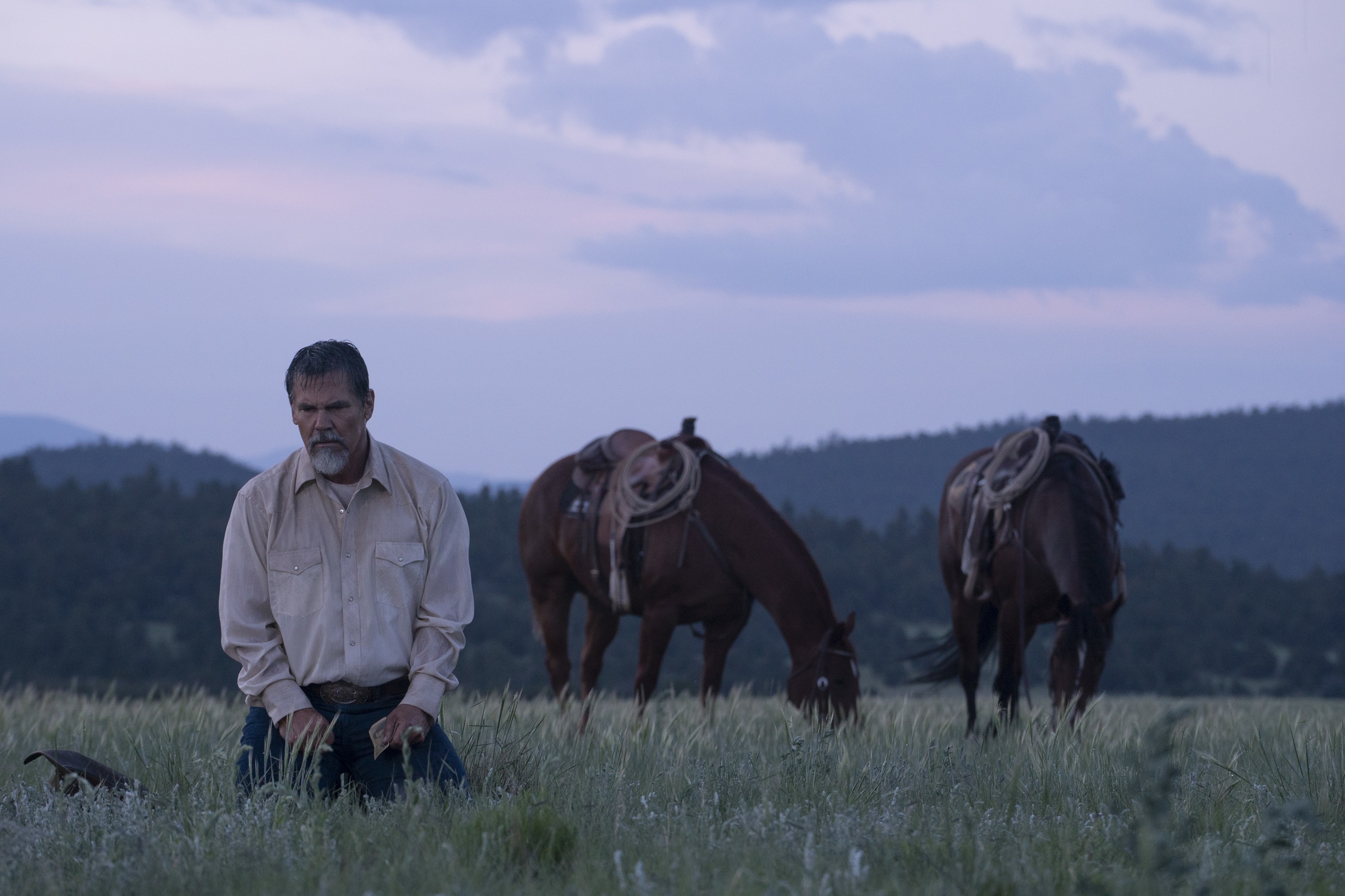 Josh Brolin in Outer Range HD Wallpaper