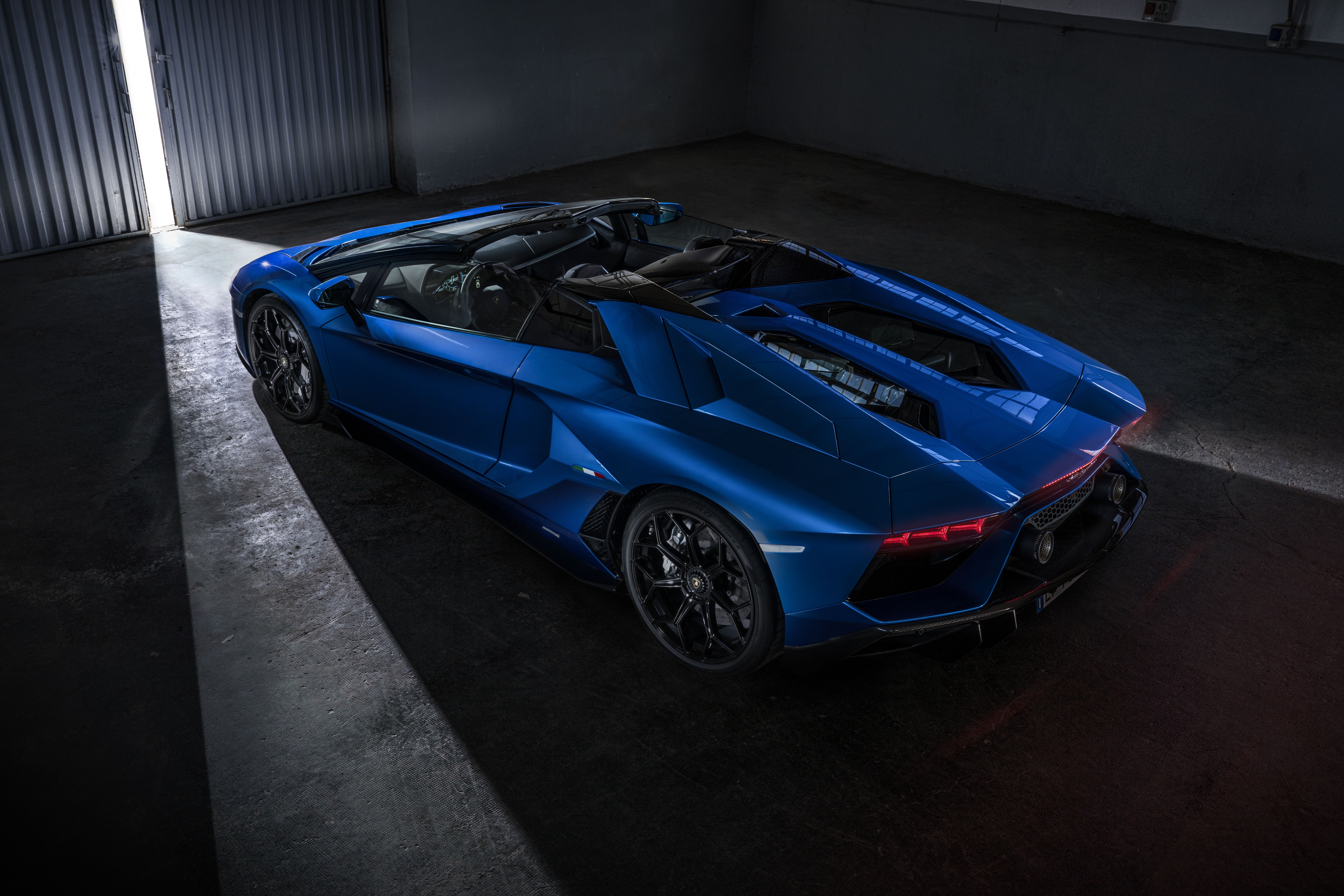 Blue Lamborghini Aventador LP 780-4 Ultimae Roadster HD Wallpaper