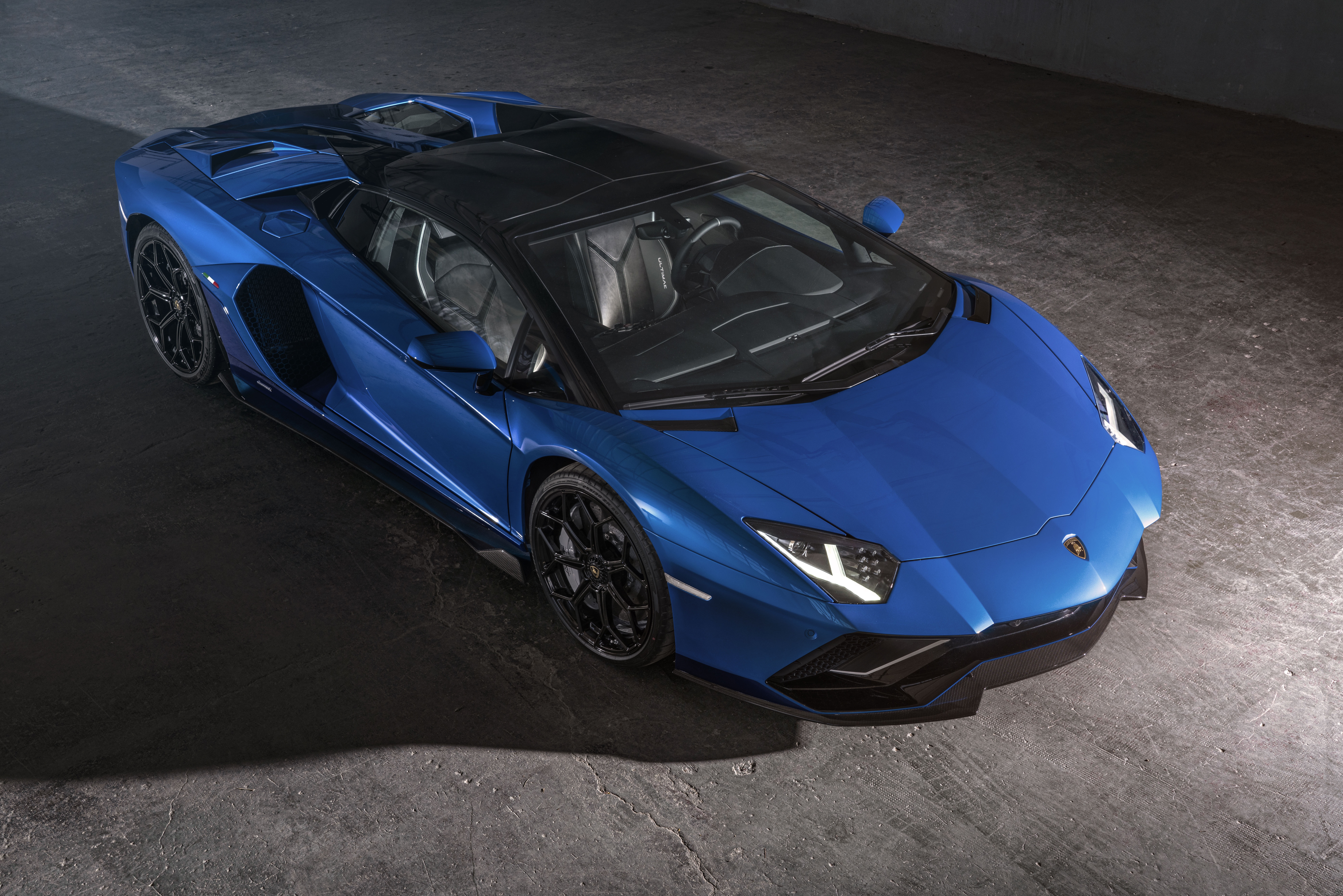 Blue Lamborghini Aventador LP 780-4 Ultimae Convertible HD Wallpaper