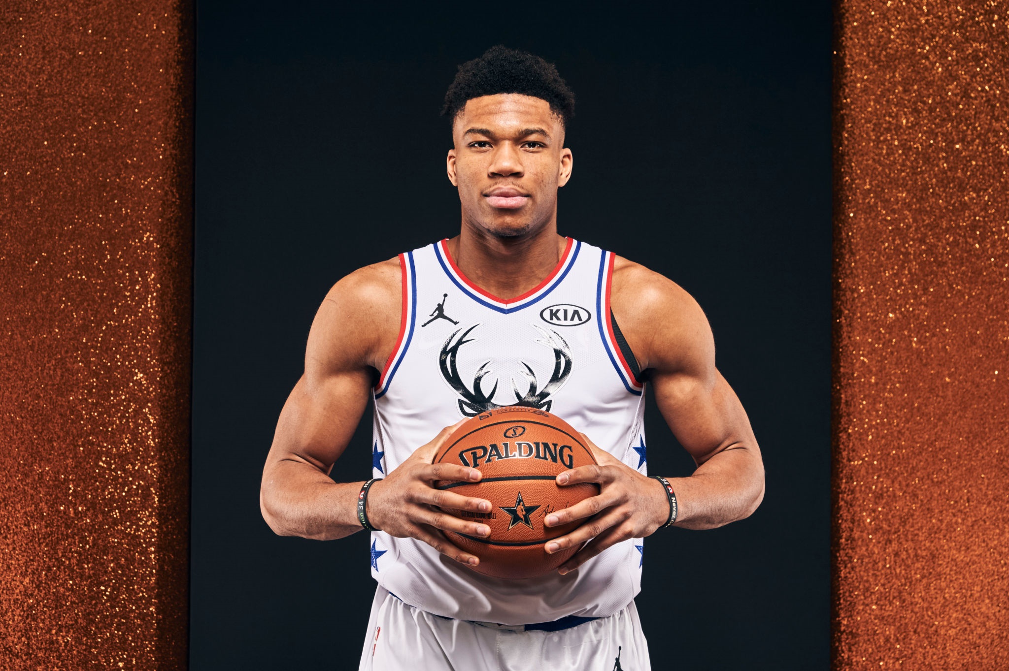 Giannis Antetokounmpo of the Milwaukee Bucks HD Wallpaper