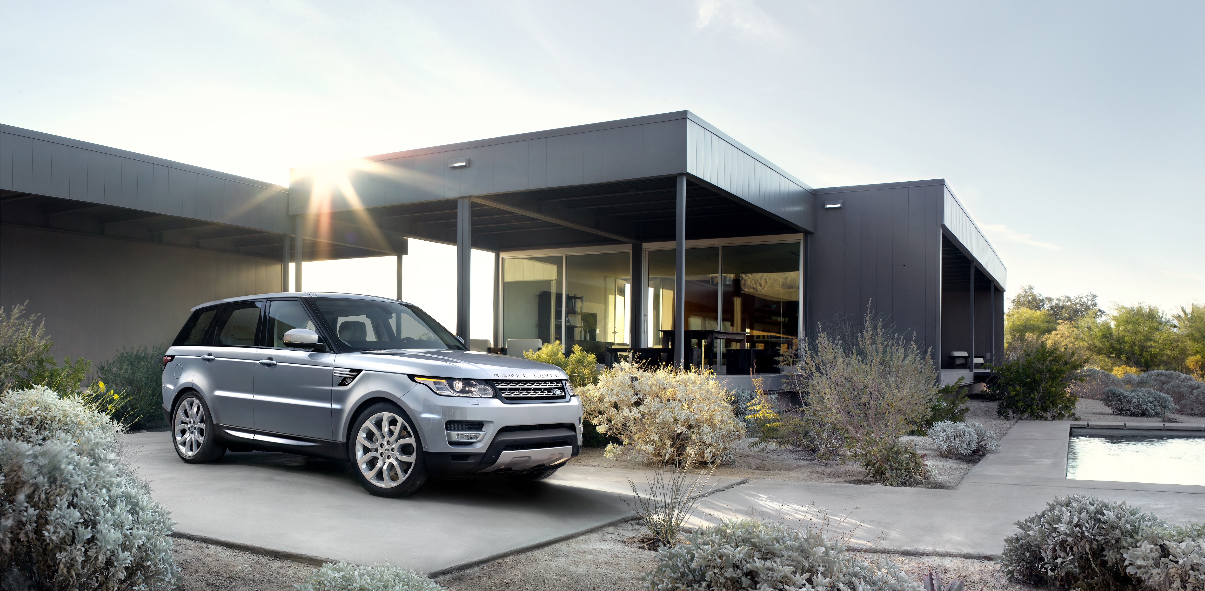 Silver Range Rover Sport 4K HD Wallpaper