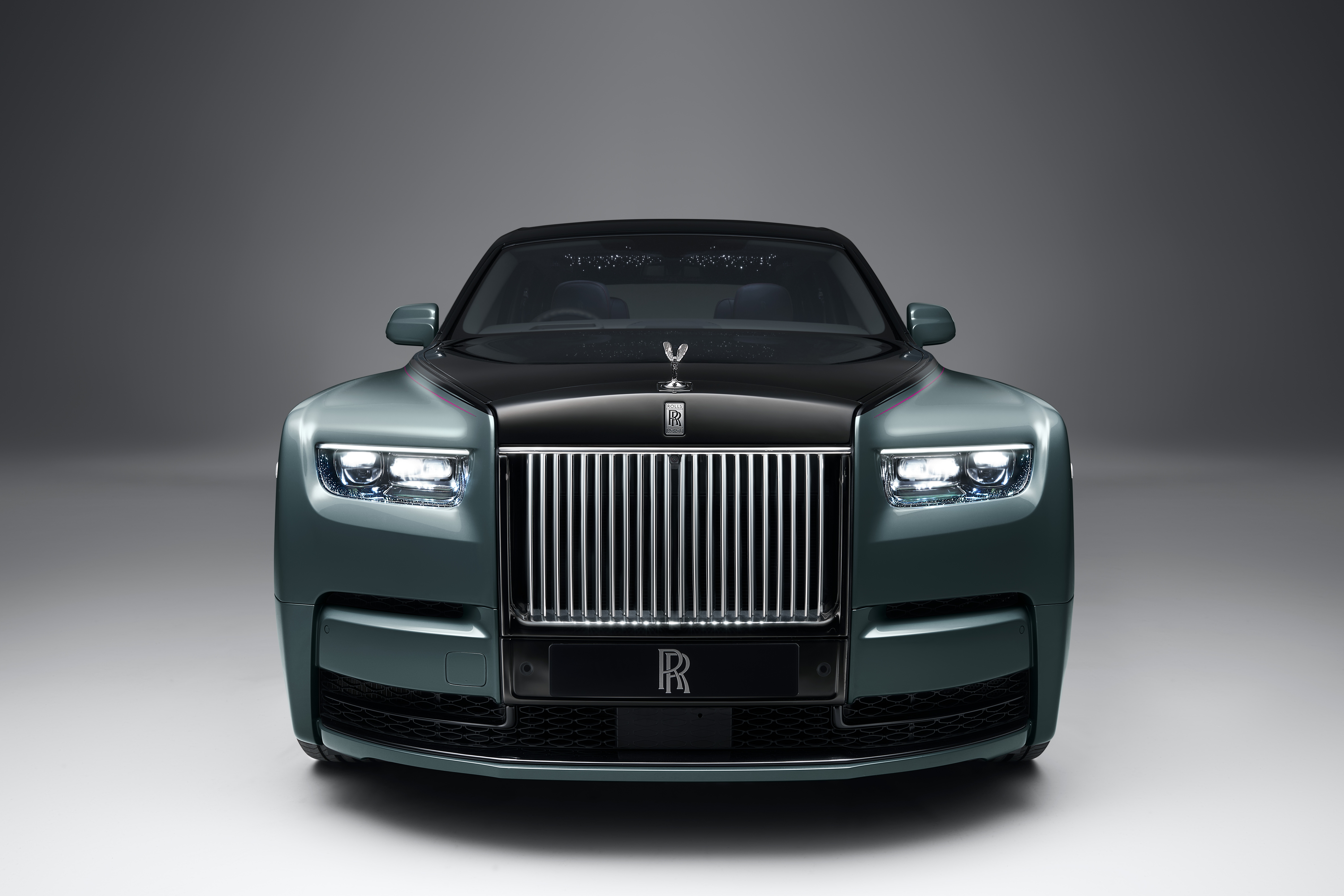 Rolls-Royce Phantom front view HD Wallpaper