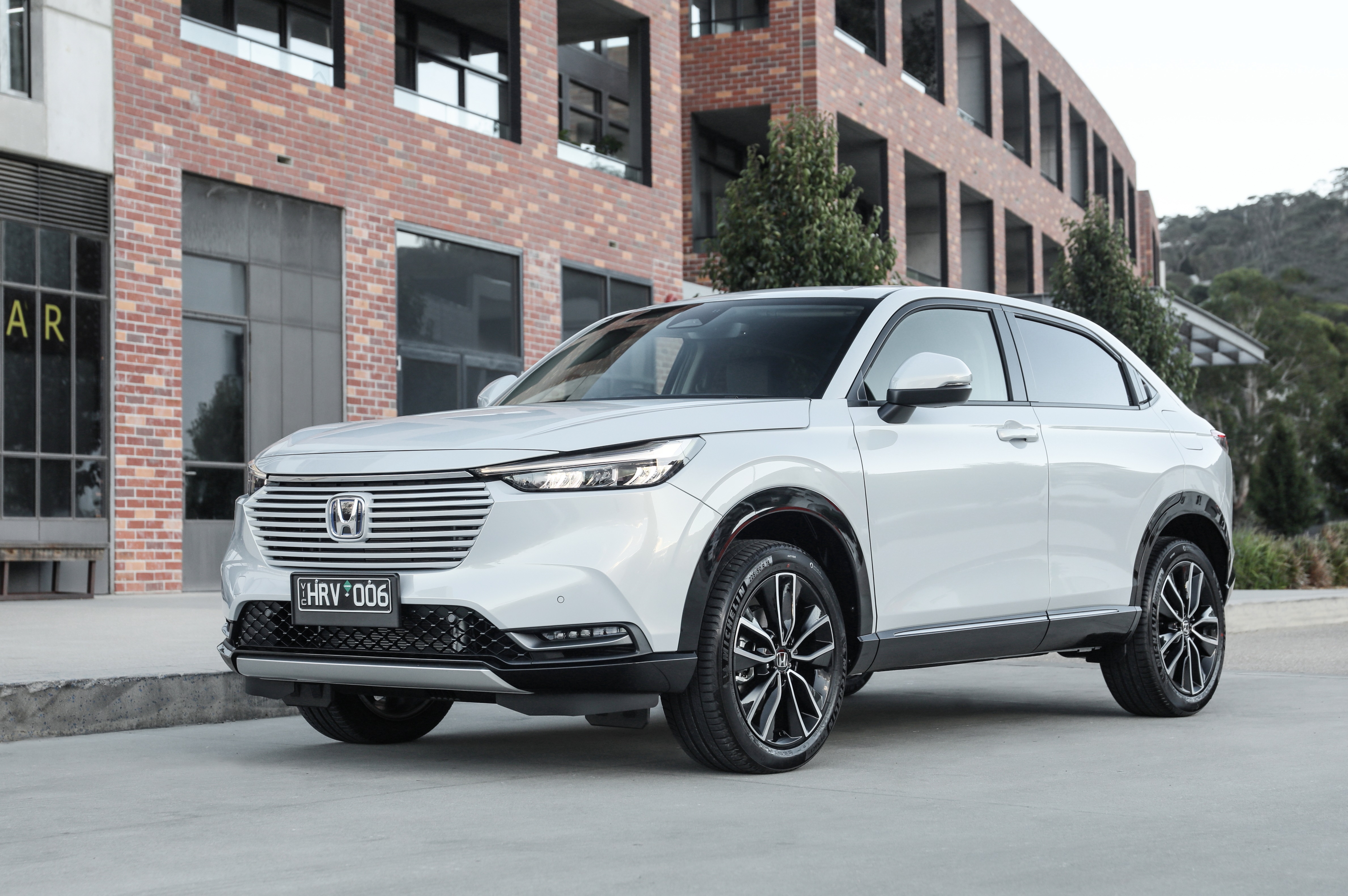 White Honda HR-V 4K HD Wallpaper
