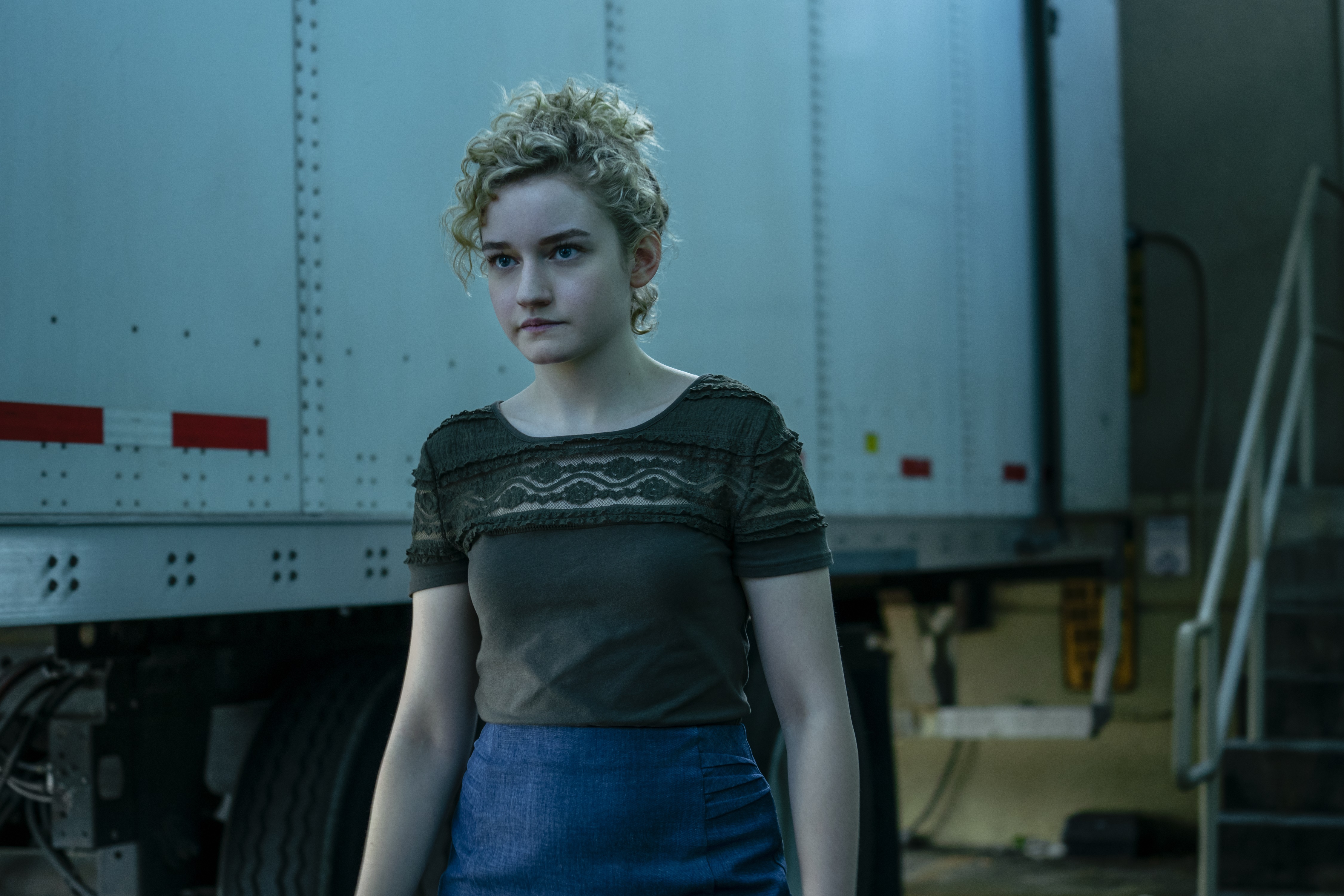 Julia Garner from Ozark 4K HD Wallpaper