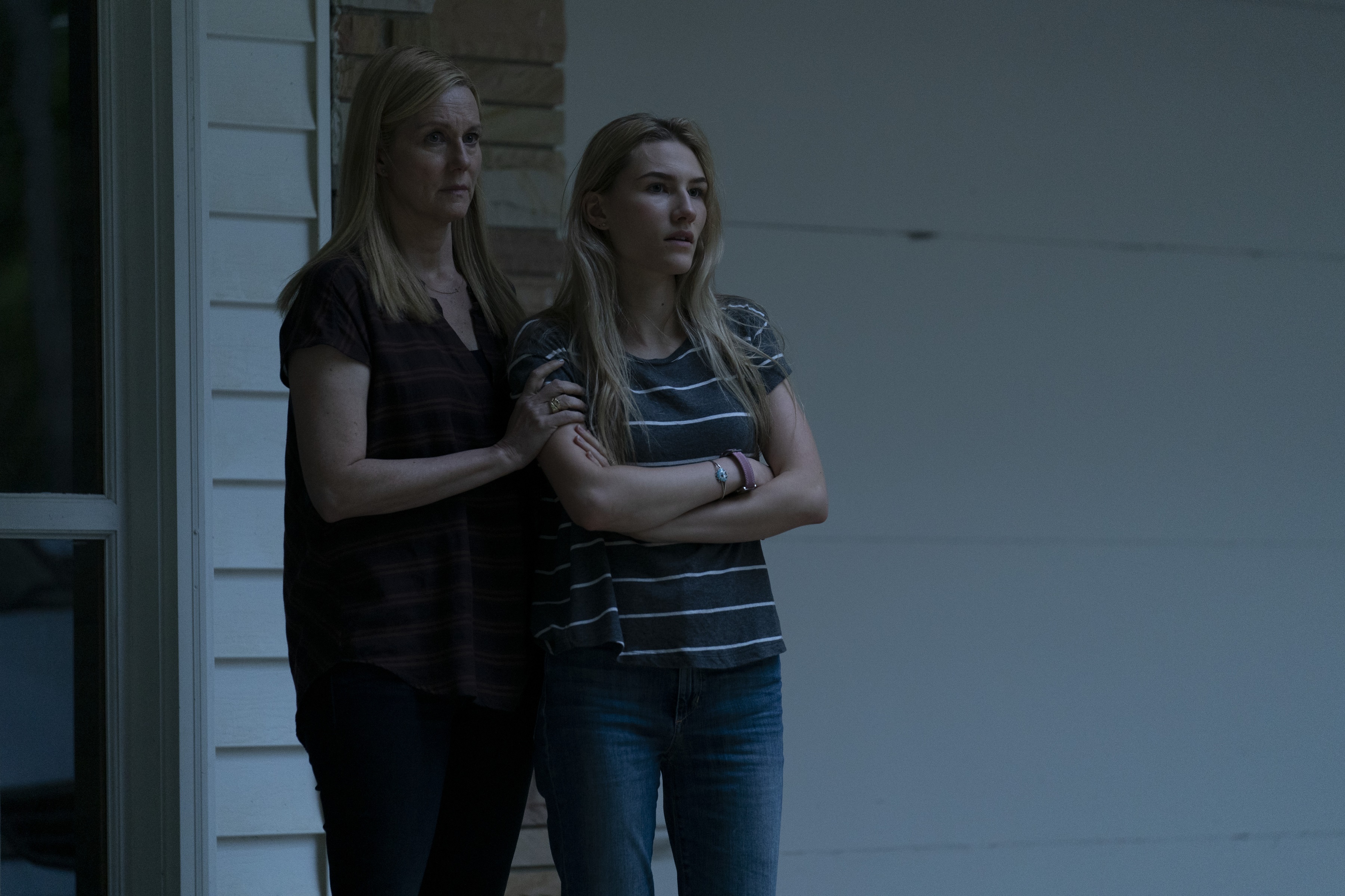 Wendy and Charlotte Byrde from Ozark HD Wallpaper