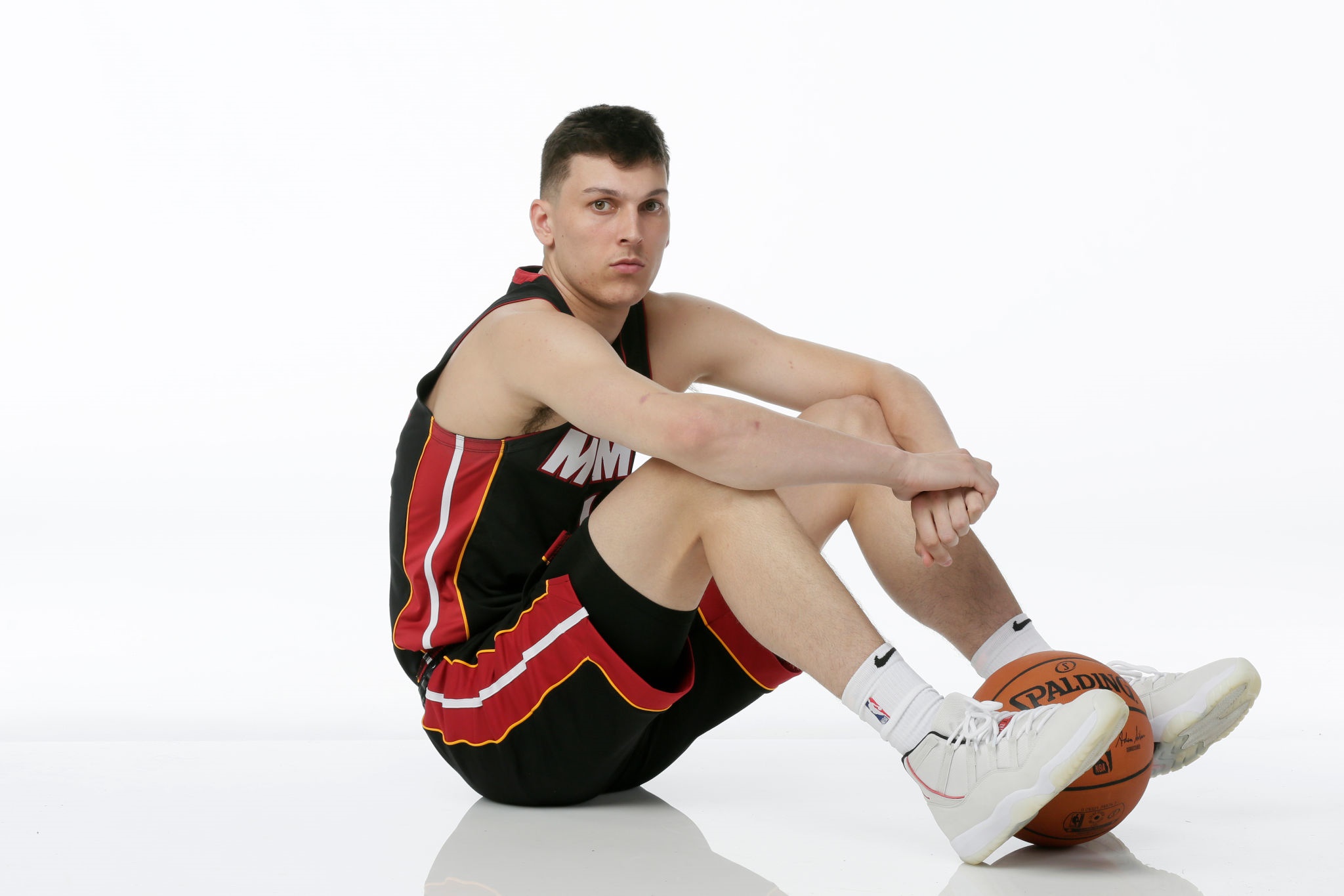 Tyler Herro Miami Heat basketball player HD Wallpaper