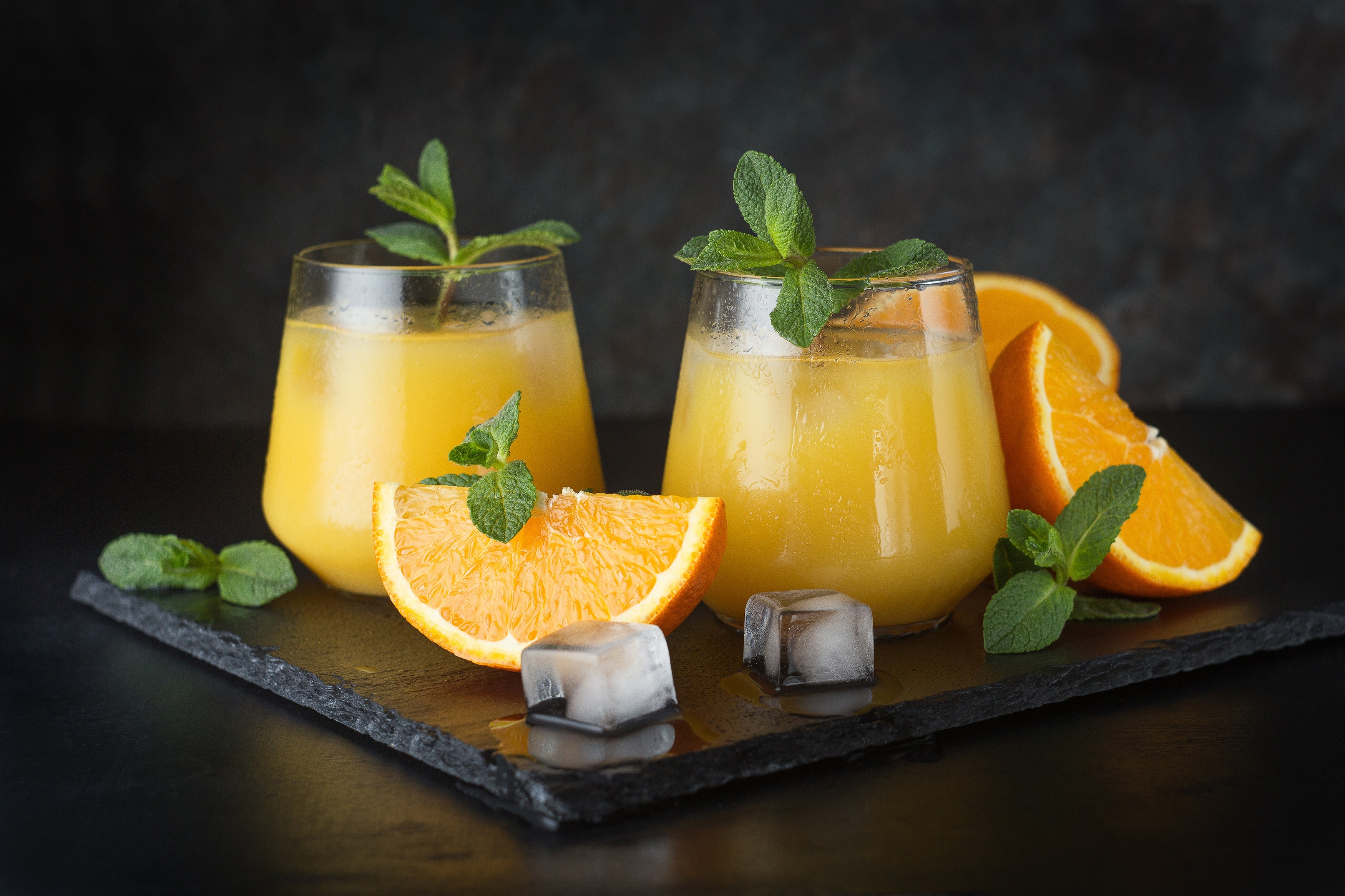 Orange juice with mint and ice HD Wallpaper
