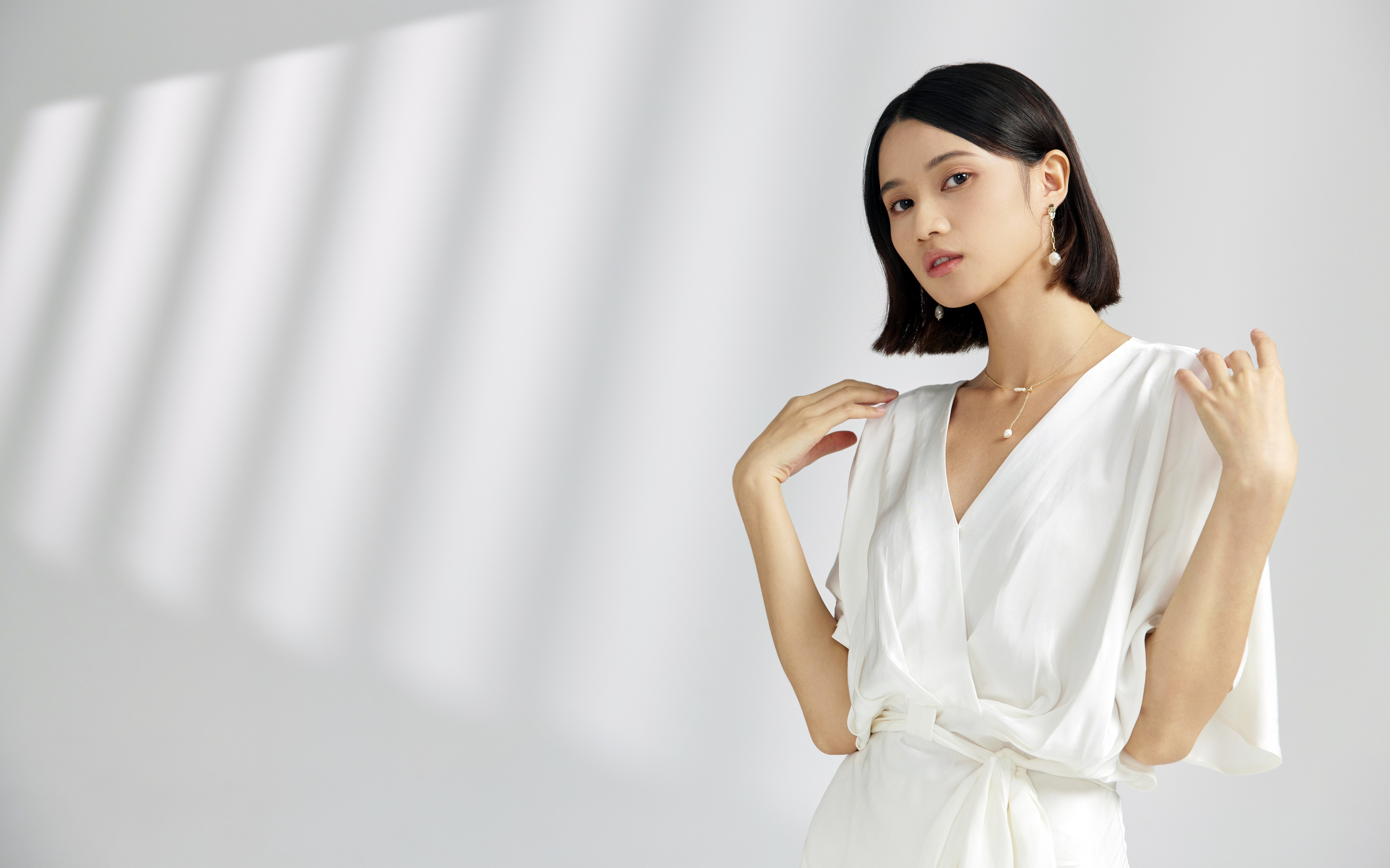 Asian Woman in White Dress with Pearl Jewelry HD Wallpaper