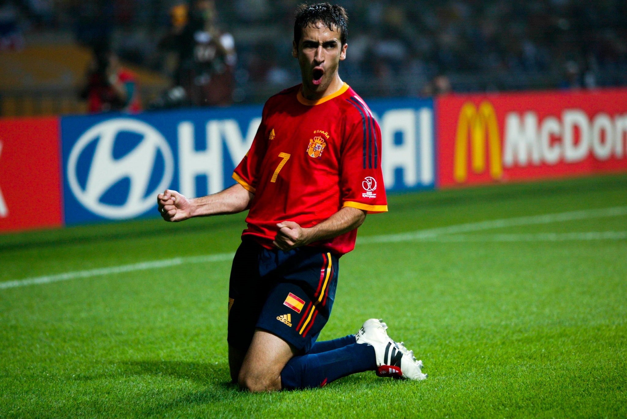 Raúl González Blanco from Spain national football team HD Wallpaper