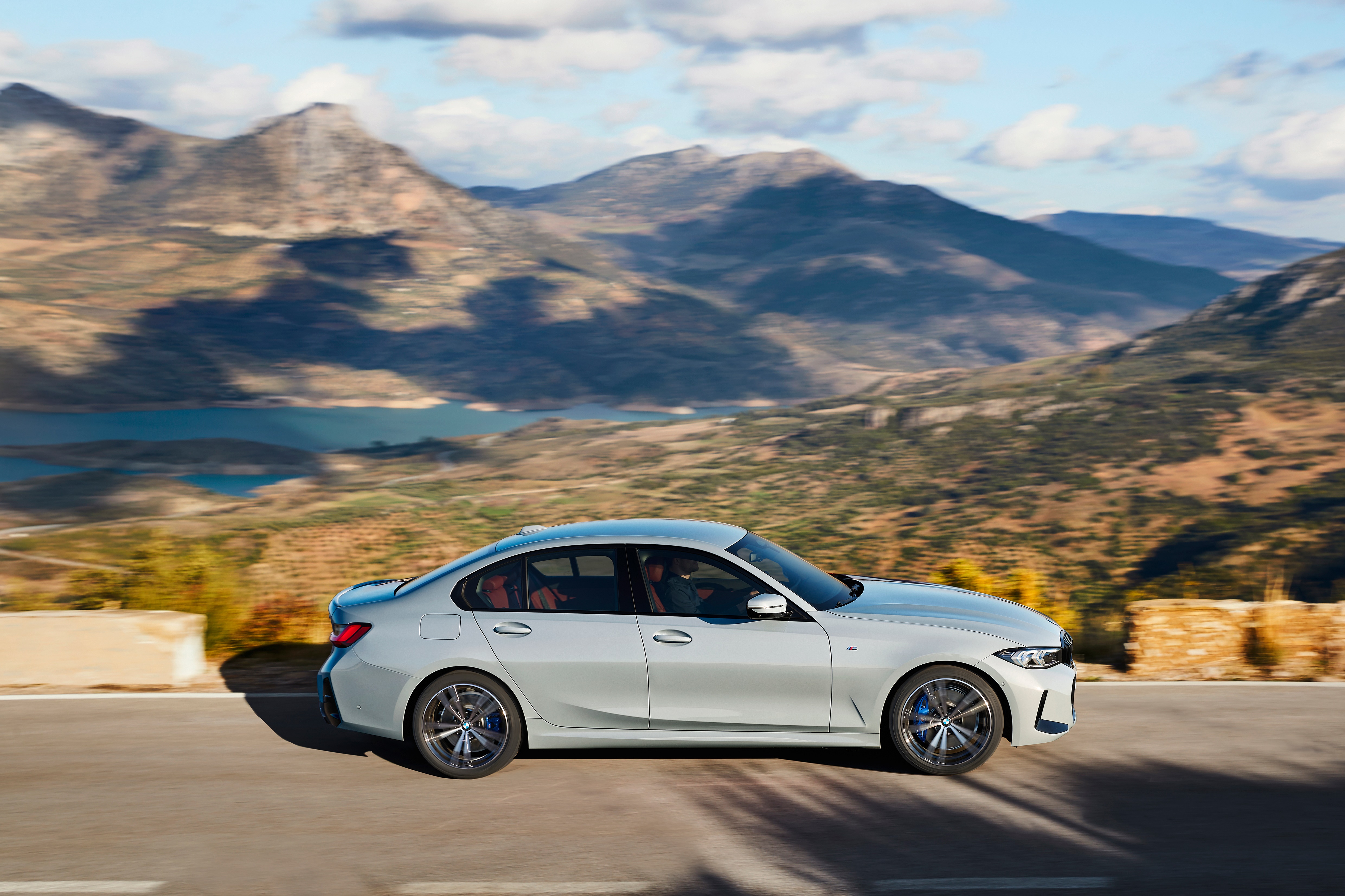 BMW 330i HD Wallpaper