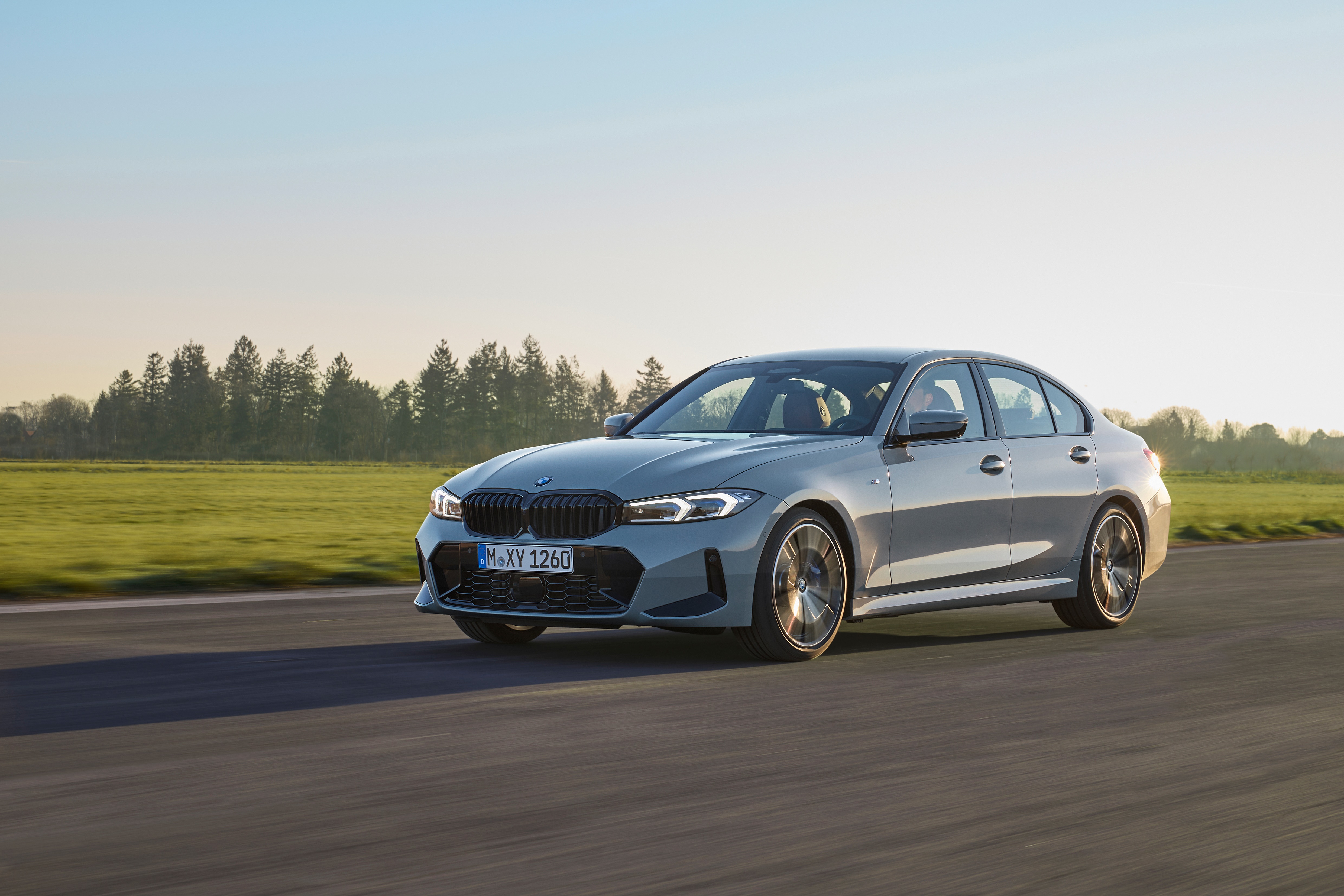 BMW 330i HD Wallpaper