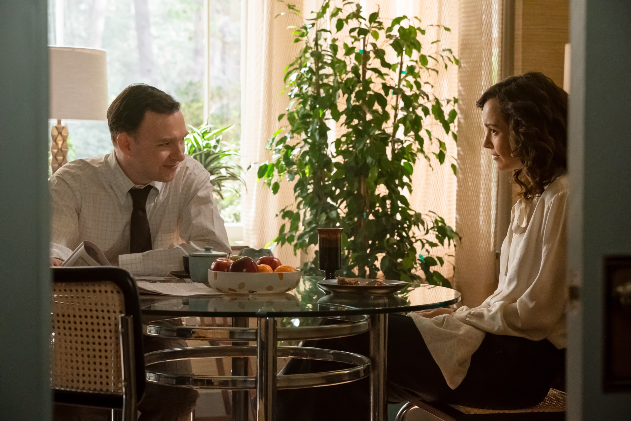 Man and woman at table HD Wallpaper