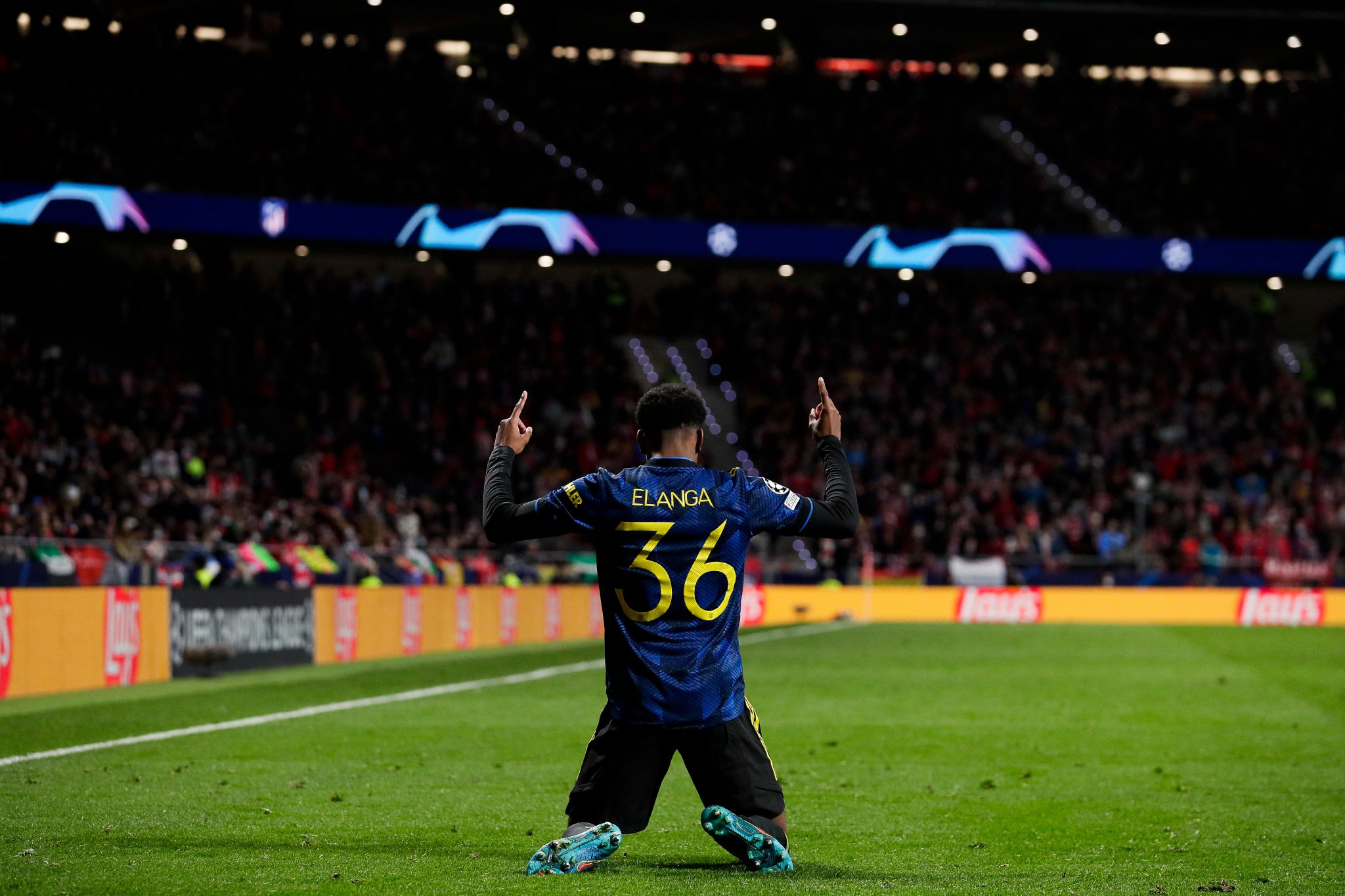 Anthony Elanga of Manchester United celebrating HD Wallpaper