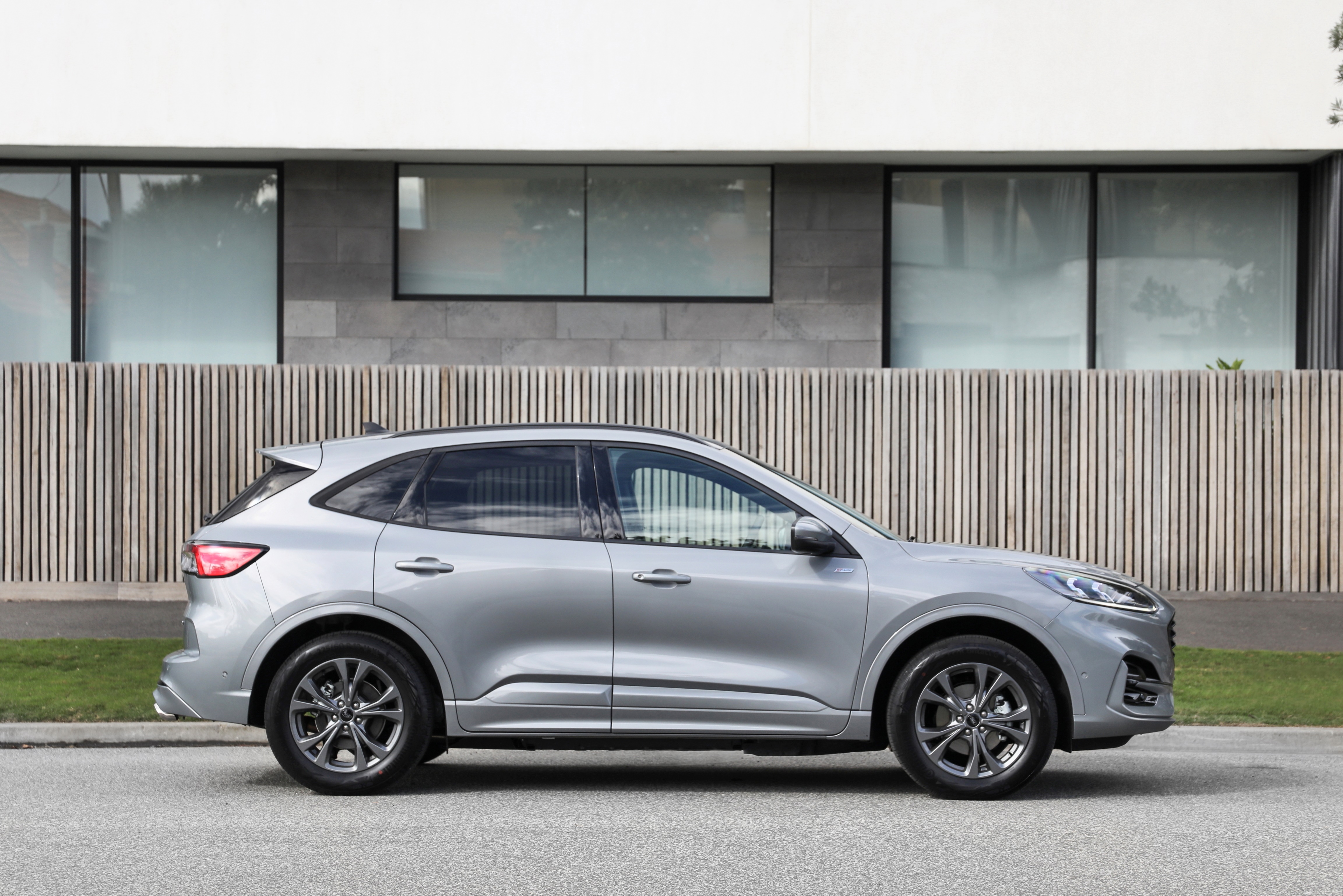Ford Escape Plug-in Hybrid ST-Line HD Wallpaper