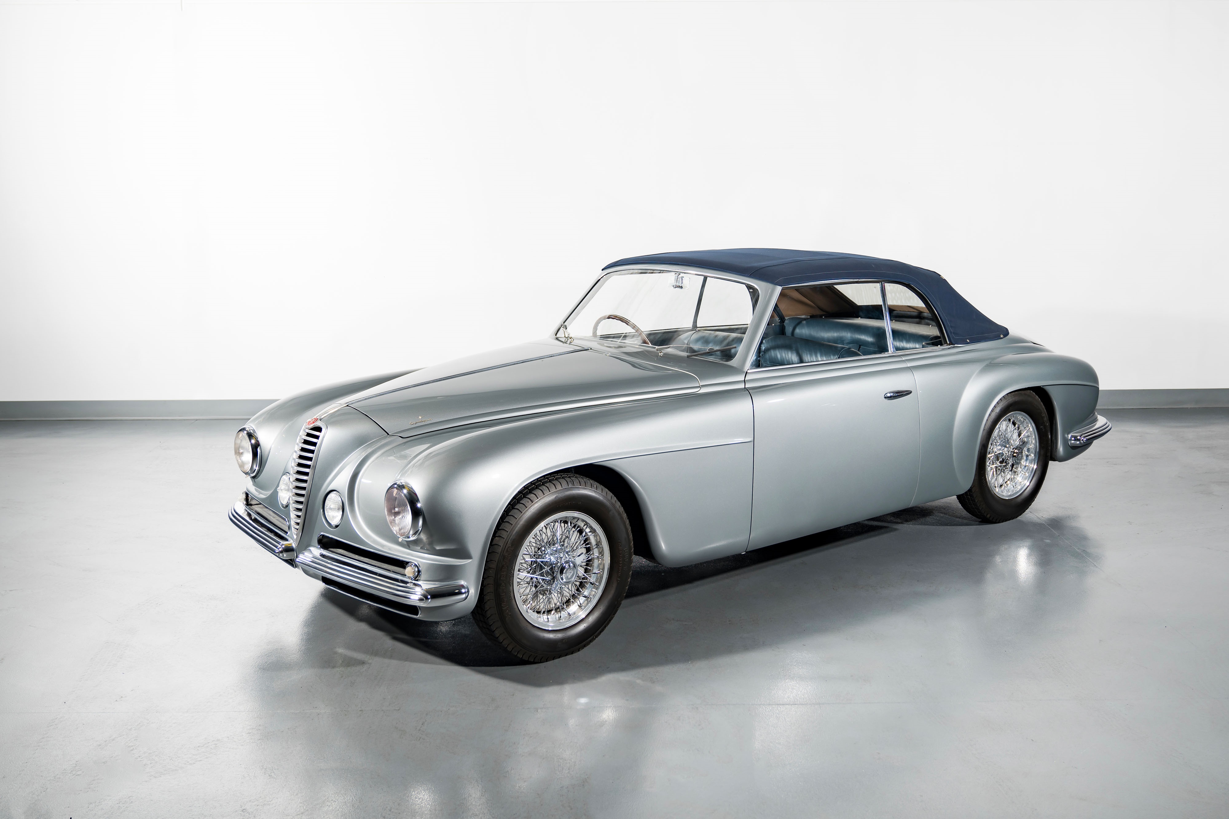 Silver Alfa Romeo 6C 2500 GT Cabriolet "Villa dEste" HD Wallpaper