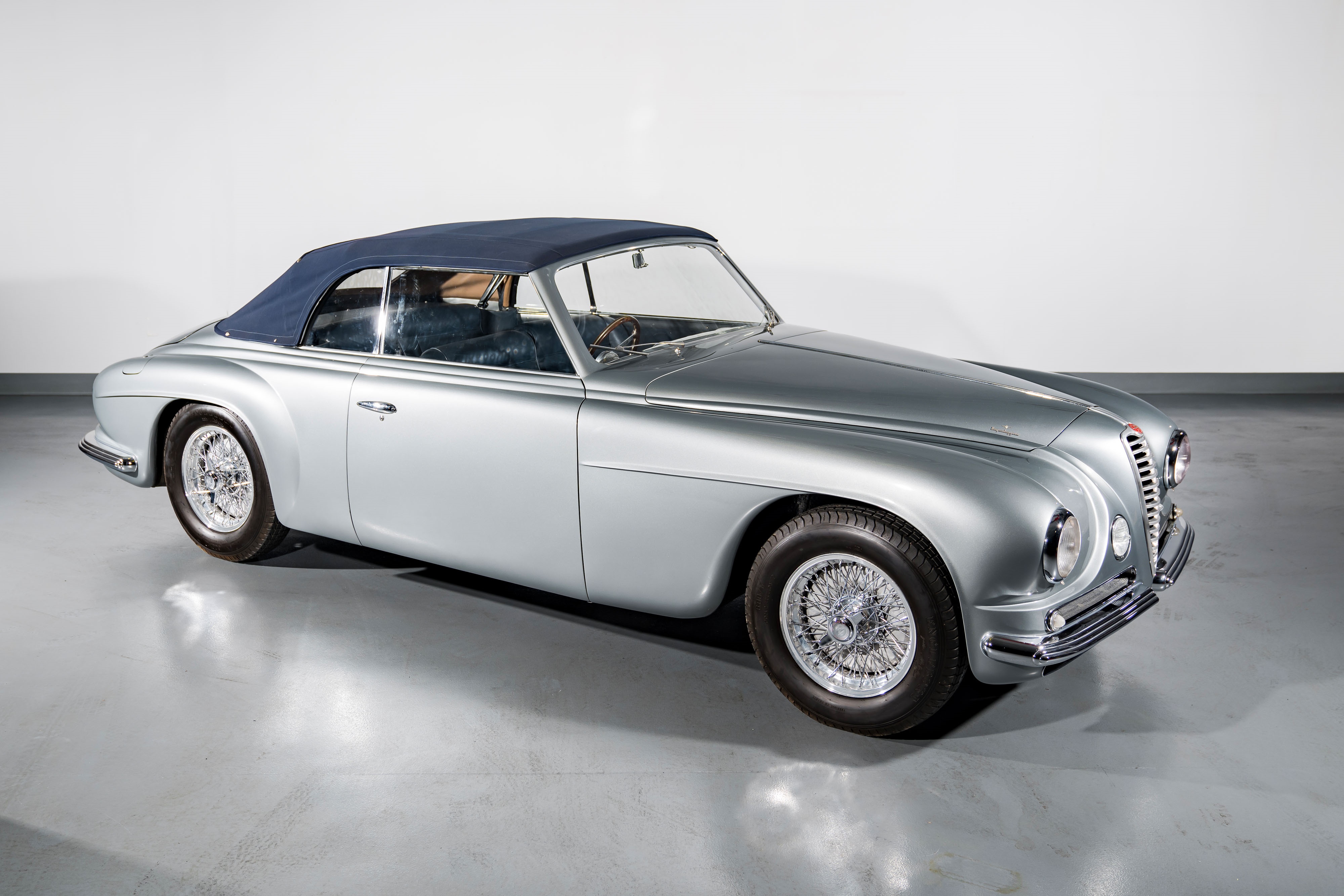 Silver Alfa Romeo 6C 2500 GT Cabriolet "Villa dEste" HD Wallpaper