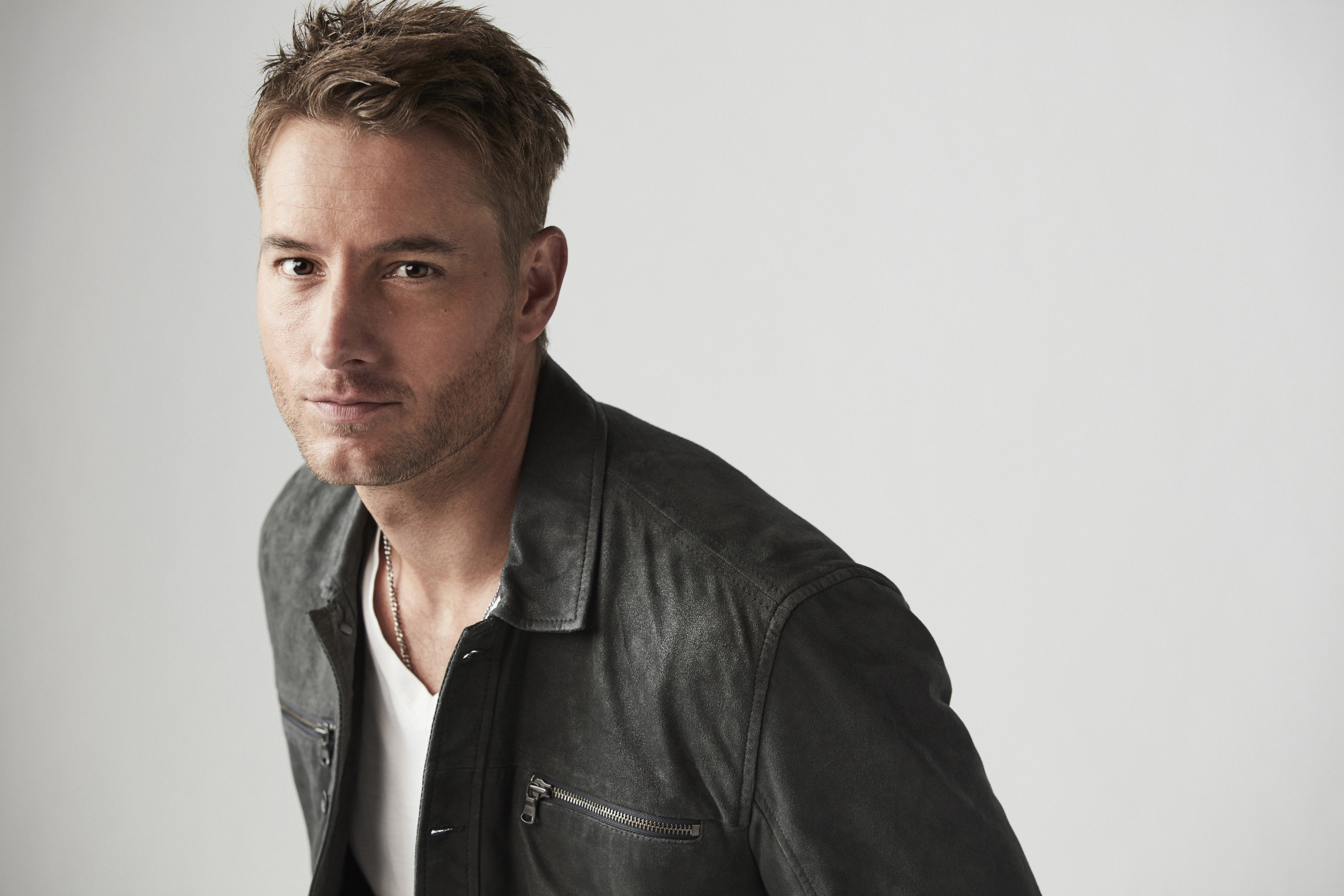 Justin Hartley from This Is Us HD Wallpaper