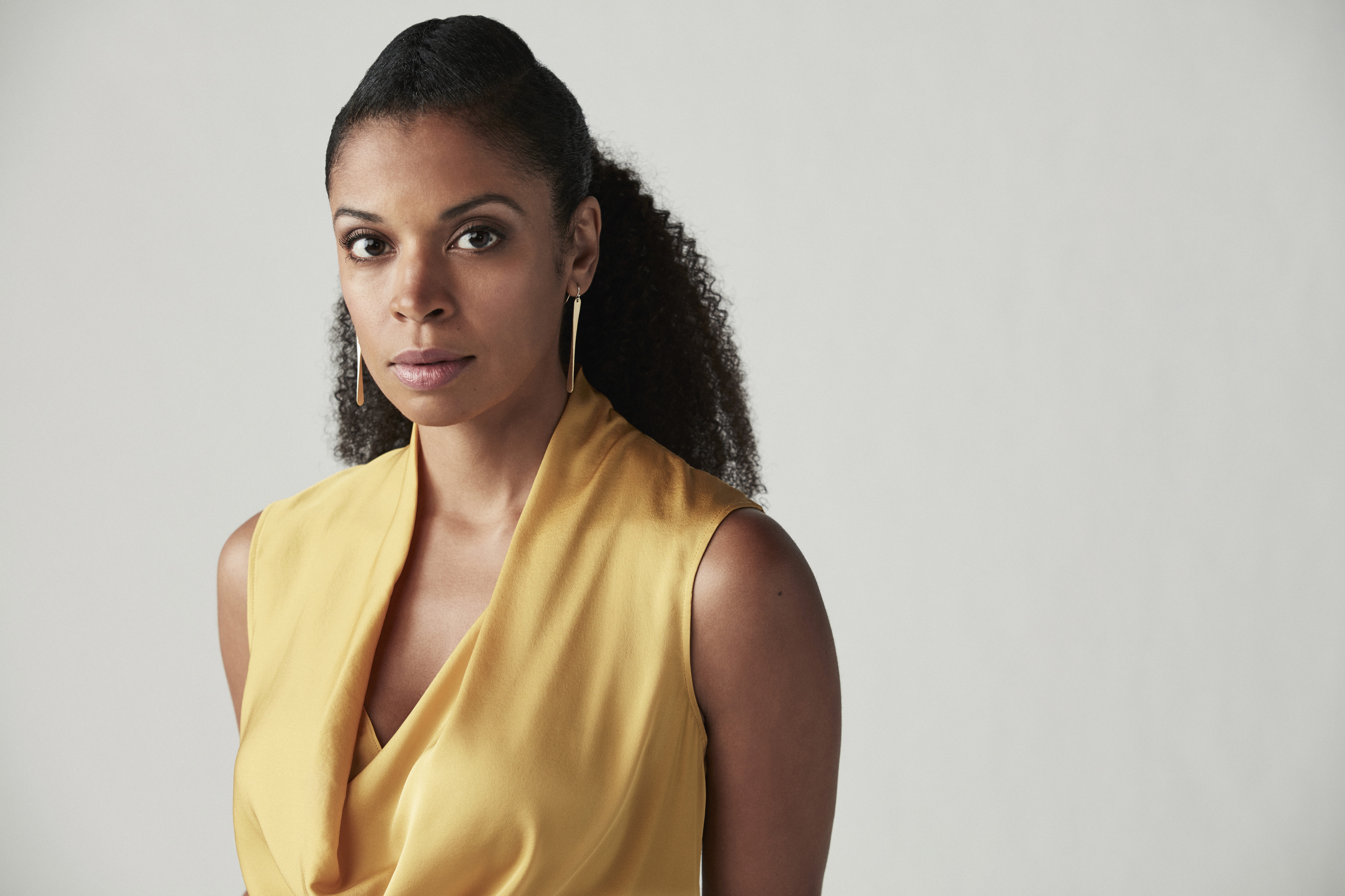 Woman in yellow top HD Wallpaper