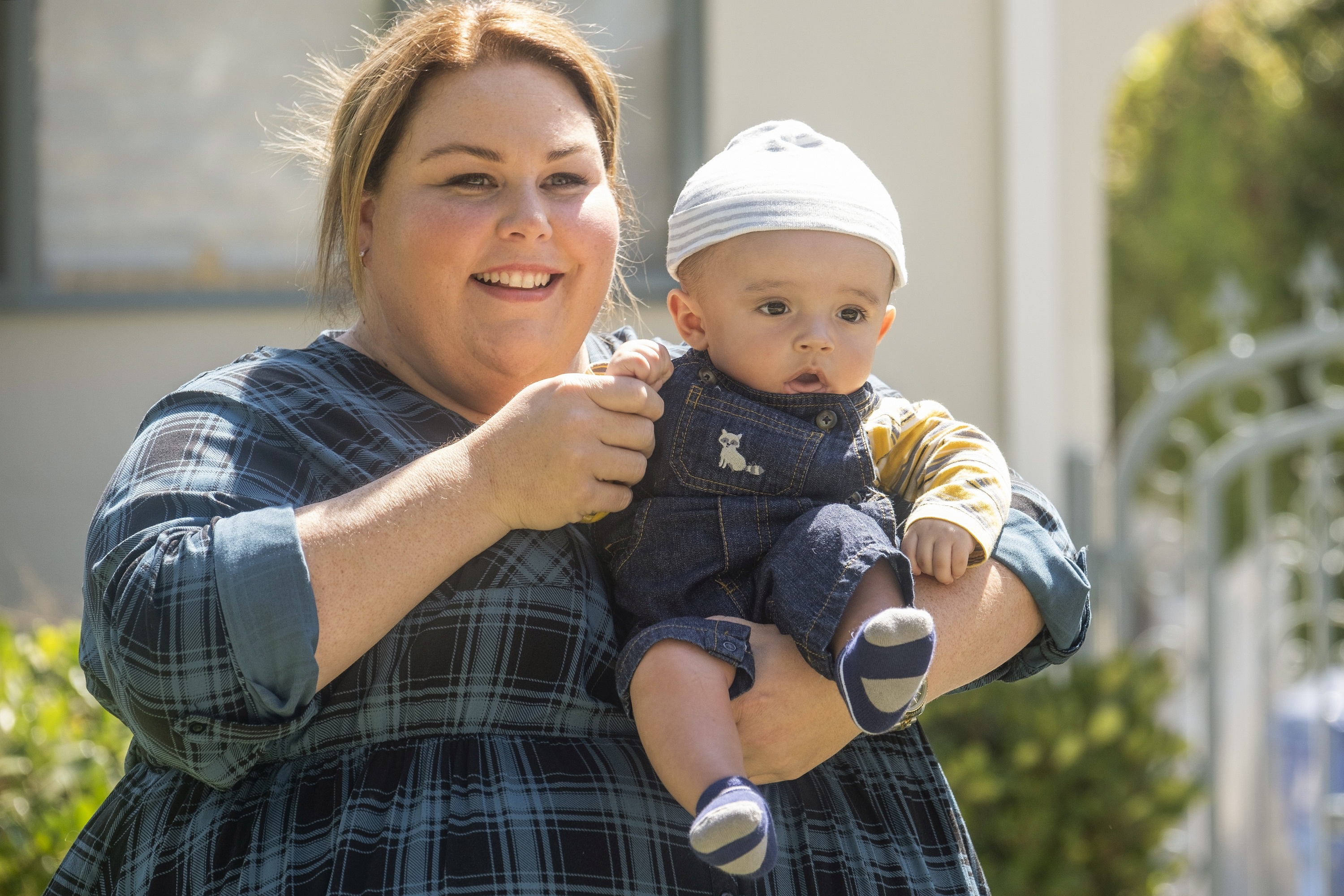 Kate and baby from This Is Us HD Wallpaper