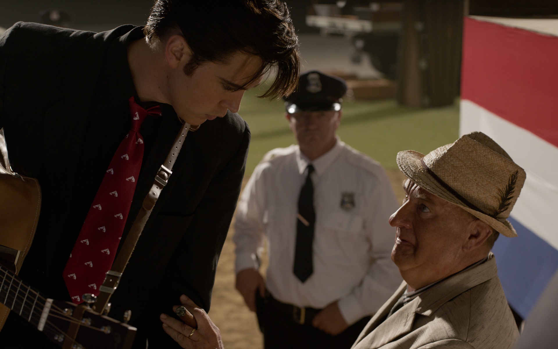 Elvis Presley and Tom Hanks in Elvis HD Wallpaper